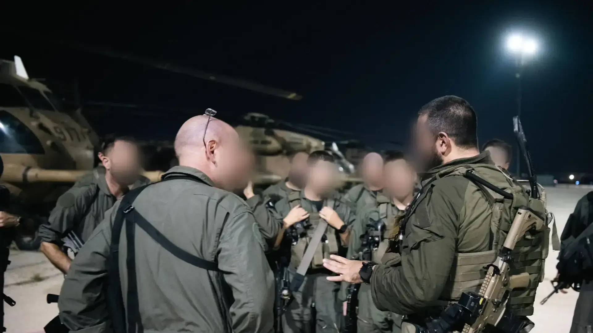 ממבצע "רבות הדרכים" בו לוחמי שלדג פשטו והשמידו אתר תת-קרקעי לייצור טילים מדויקים במבצע מיוחד של חיל האוויר בעומק סוריה ממבצע "רבות הדרכים" בו לוחמי שלדג פשטו והשמידו אתר תת-קרקעי לייצור טילים מדויקים במבצע מיוחד של חיל האוויר בעומק סוריה