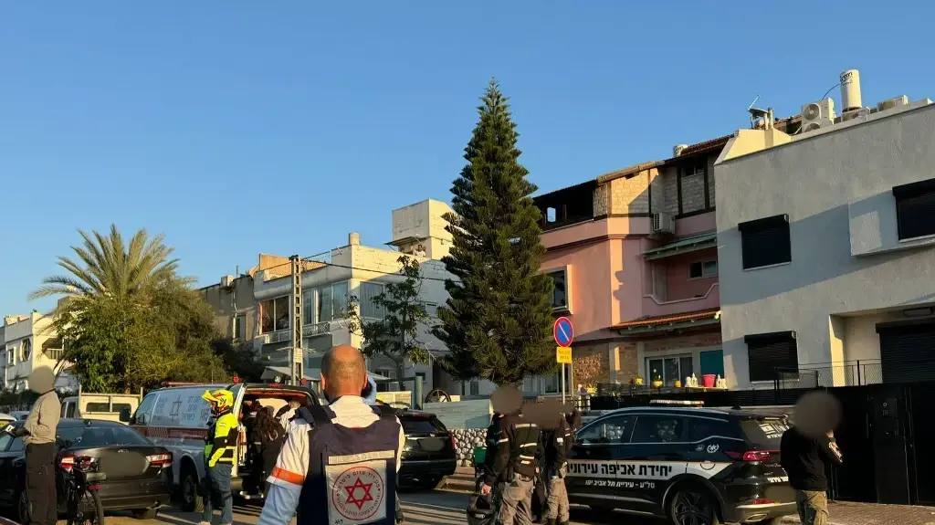 הטרקטור לאחר אירוע הדריסה, תל אביב , 2 בינואר 2025 הטרקטור לאחר אירוע הדריסה, תל אביב , 2 בינואר 2025