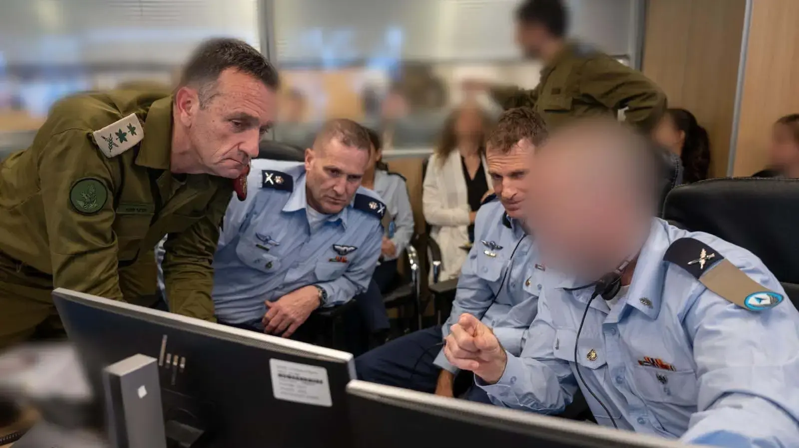 הרמטכ״ל הרצי הלוי מדבר ללוחמי שלדג לפני מבצע ׳רבות הדרכים׳ הרמטכ״ל הרצי הלוי מדבר ללוחמי שלדג לפני מבצע ׳רבות הדרכים׳