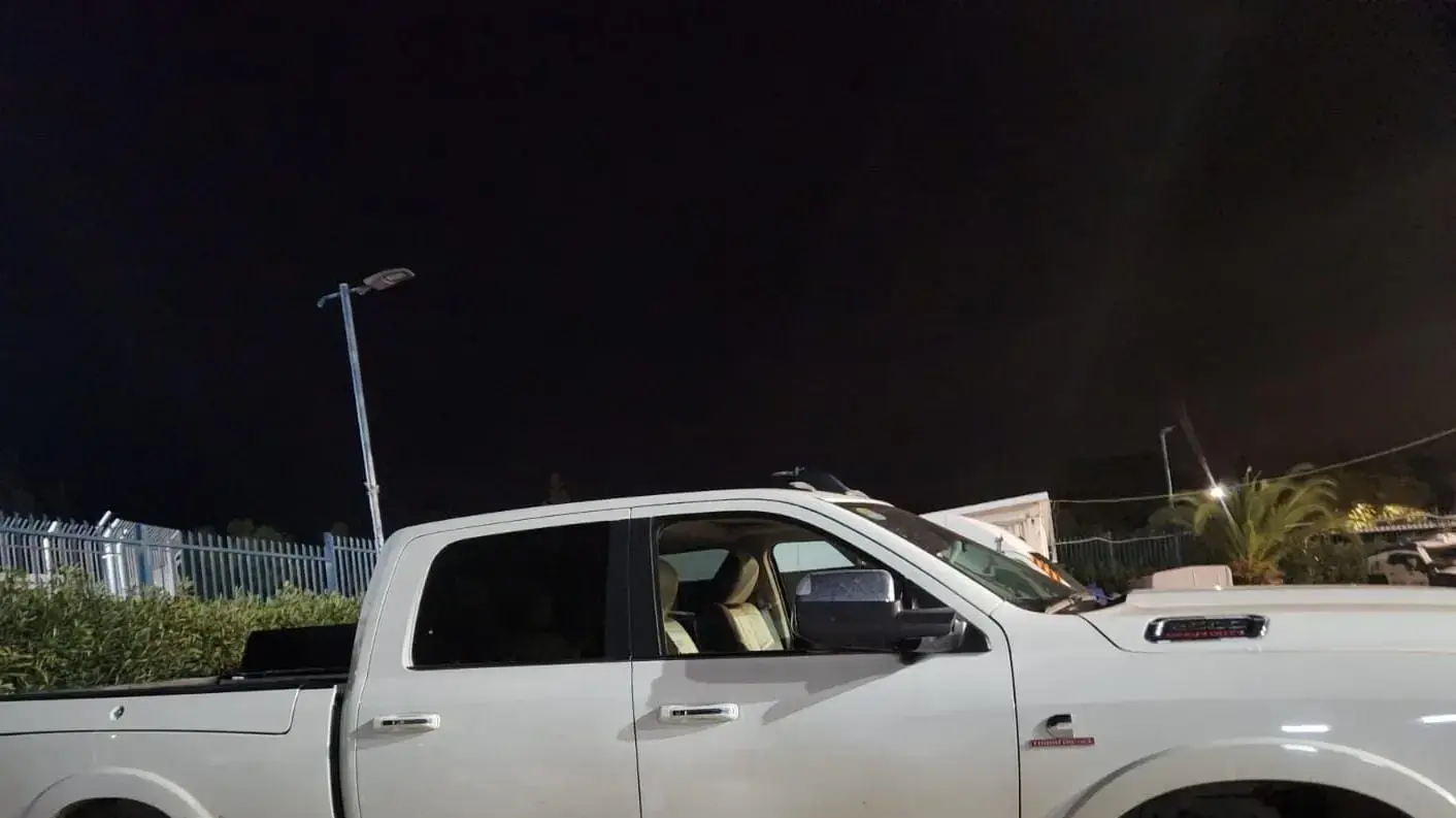 2 ישראלים תושבי טמרה ובוקעתא שנכנסו ברכב לתוך שטח סוריה ונעצרו על ידי הצבא. 2 ישראלים תושבי טמרה ובוקעתא שנכנסו ברכב לתוך שטח סוריה ונעצרו על ידי הצבא.