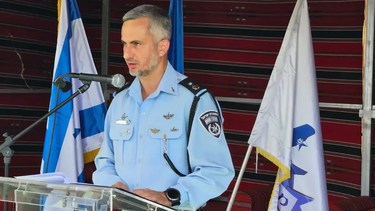 מפקד תחנות העיירות סנ"צ ארקדי שוסטר מפקד תחנות העיירות סנ"צ ארקדי שוסטר