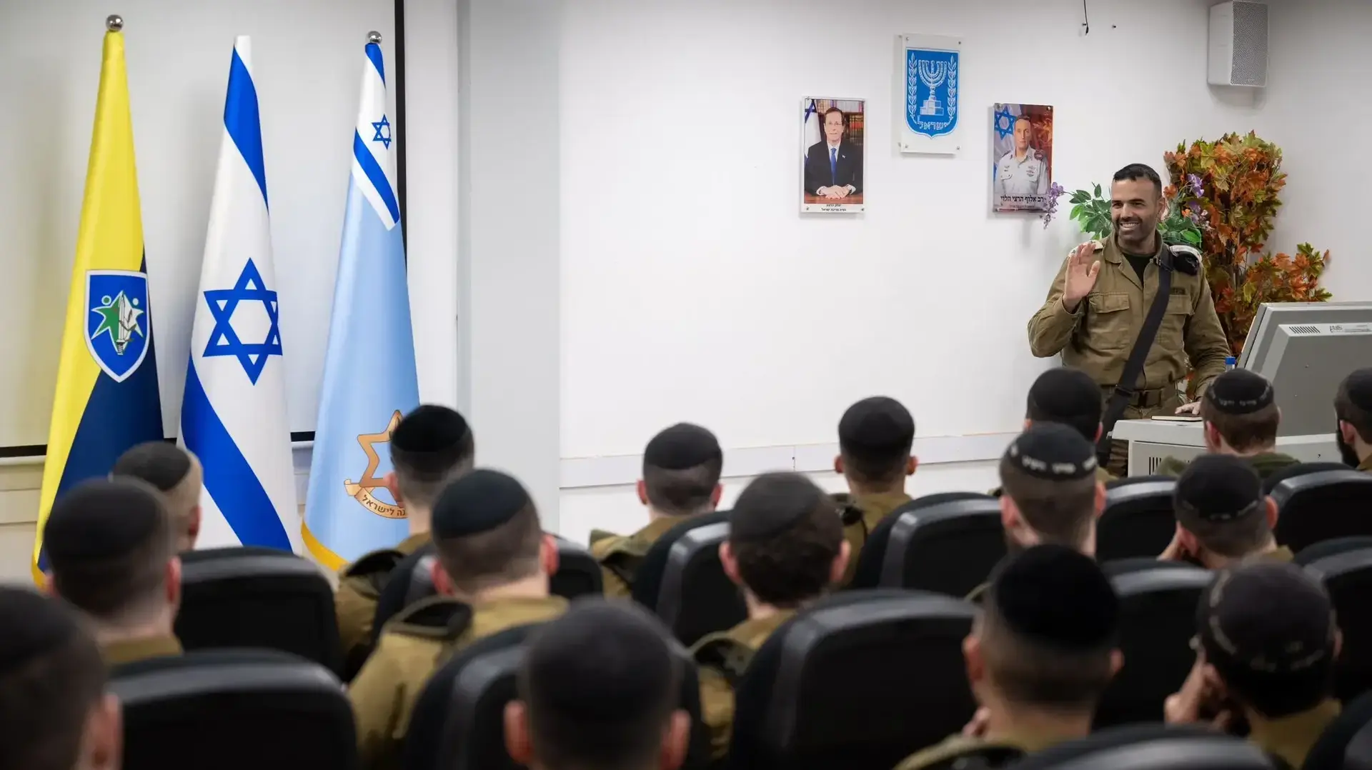 מחזור גיוס ראשון לחטיבה החרדית "החשמונאים" , תל השומר, 5 בינואר 2025 מחזור גיוס ראשון לחטיבה החרדית "החשמונאים" , תל השומר, 5 בינואר 2025