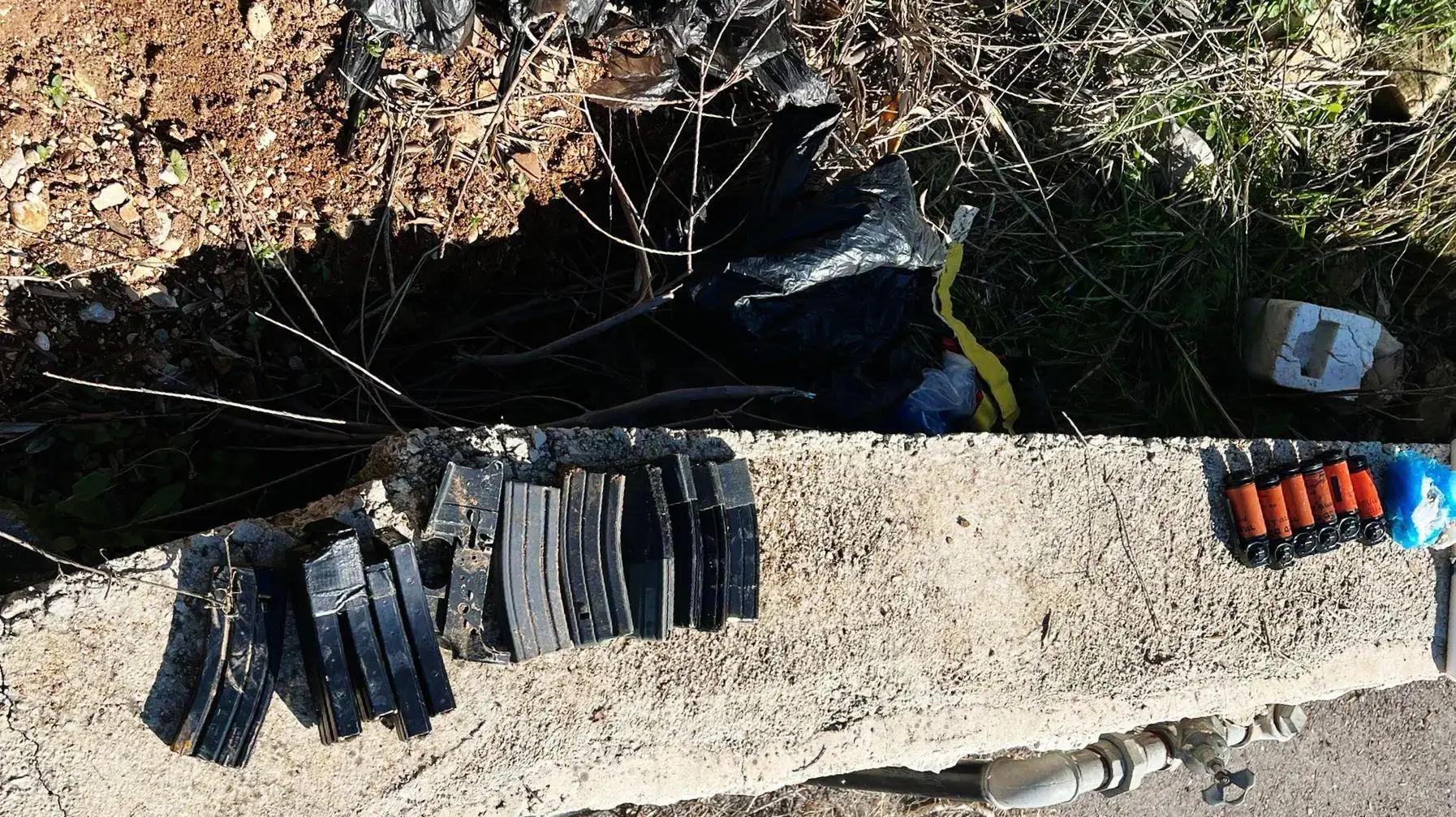 חומר נפץ, מחסניות M16 ורימוני הלם אשר אותרו בתוך מטע זיתים, צפון הארץ, 3 בינואר 2024