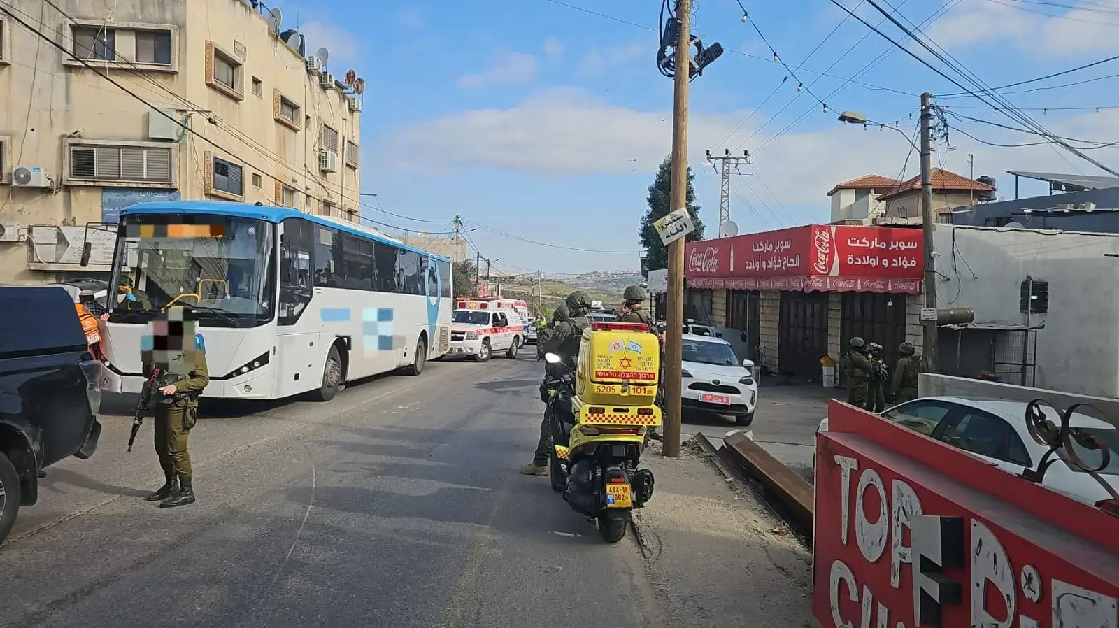 זירת פיגוע ירי מרכב חולף לעבר אוטובוס ,קדומים בשומרון , 6 בינואר 2025 זירת פיגוע ירי מרכב חולף לעבר אוטובוס ,קדומים בשומרון , 6 בינואר 2025