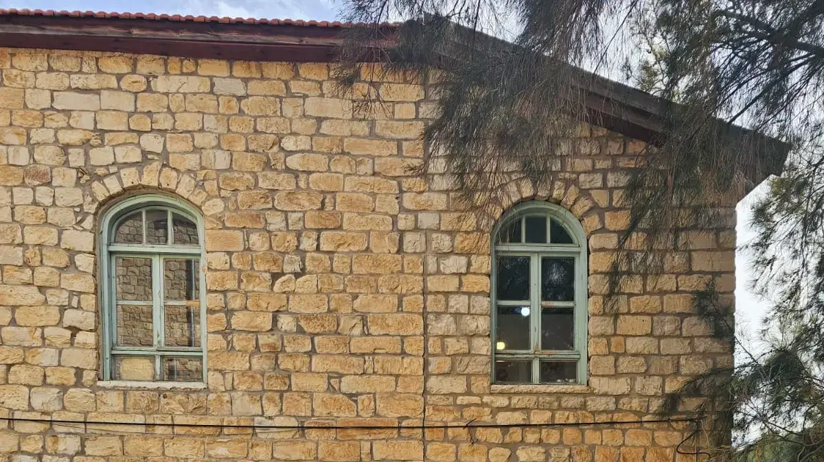 נזקי פגיעת רקטה בבית וילקומיץ' , ראש פינה נזקי פגיעת רקטה בבית וילקומיץ' , ראש פינה