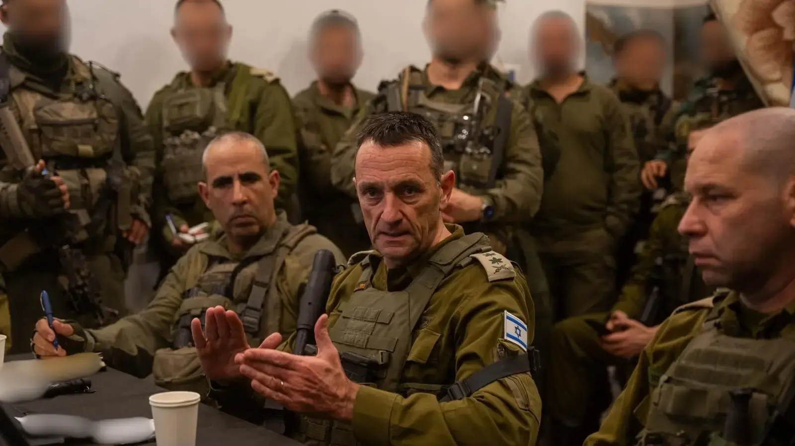 הרמטכ״ל, רב-אלוף הרצי הלוי, קיים הערכת מצב ושיח מפקדים במרחב ג'באליה ברצועת עזה. 7 בינואר 2025 הרמטכ״ל, רב-אלוף הרצי הלוי, קיים הערכת מצב ושיח מפקדים במרחב ג'באליה ברצועת עזה. 7 בינואר 2025