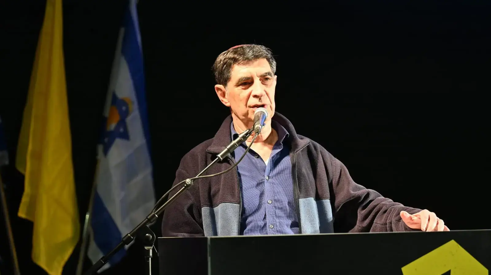 שמחה גולדין, אביו של הדר גולדין. שמחה גולדין, אביו של הדר גולדין.