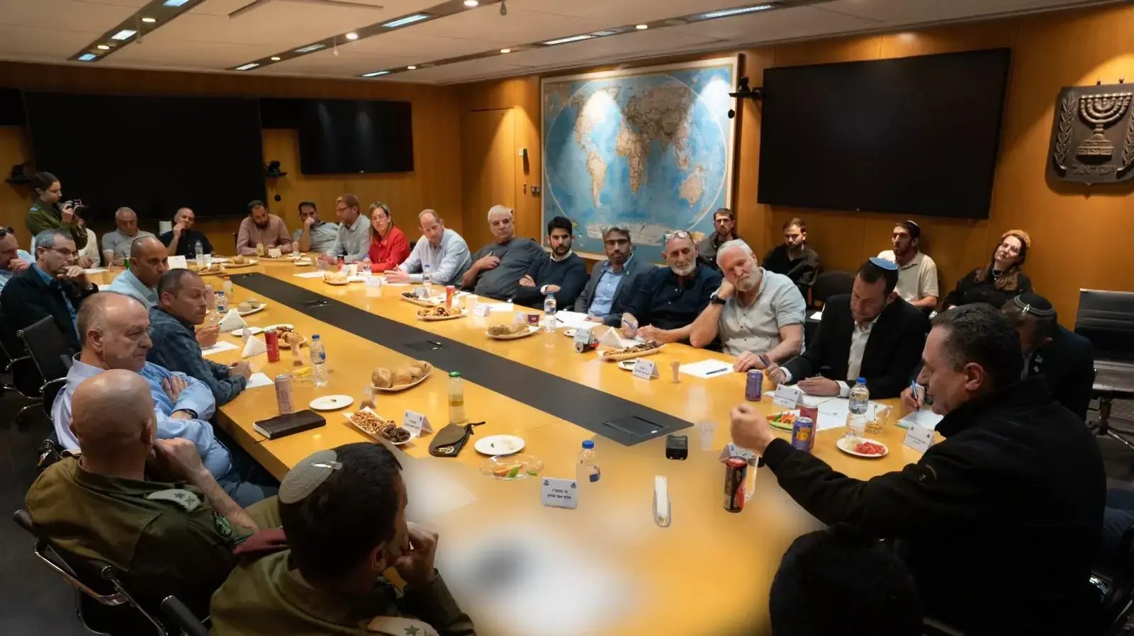 ישראל כ"ץ בפגישה עם ראשי רשויות בגדה, 8 בינואר 2025 ישראל כ"ץ בפגישה עם ראשי רשויות בגדה, 8 בינואר 2025