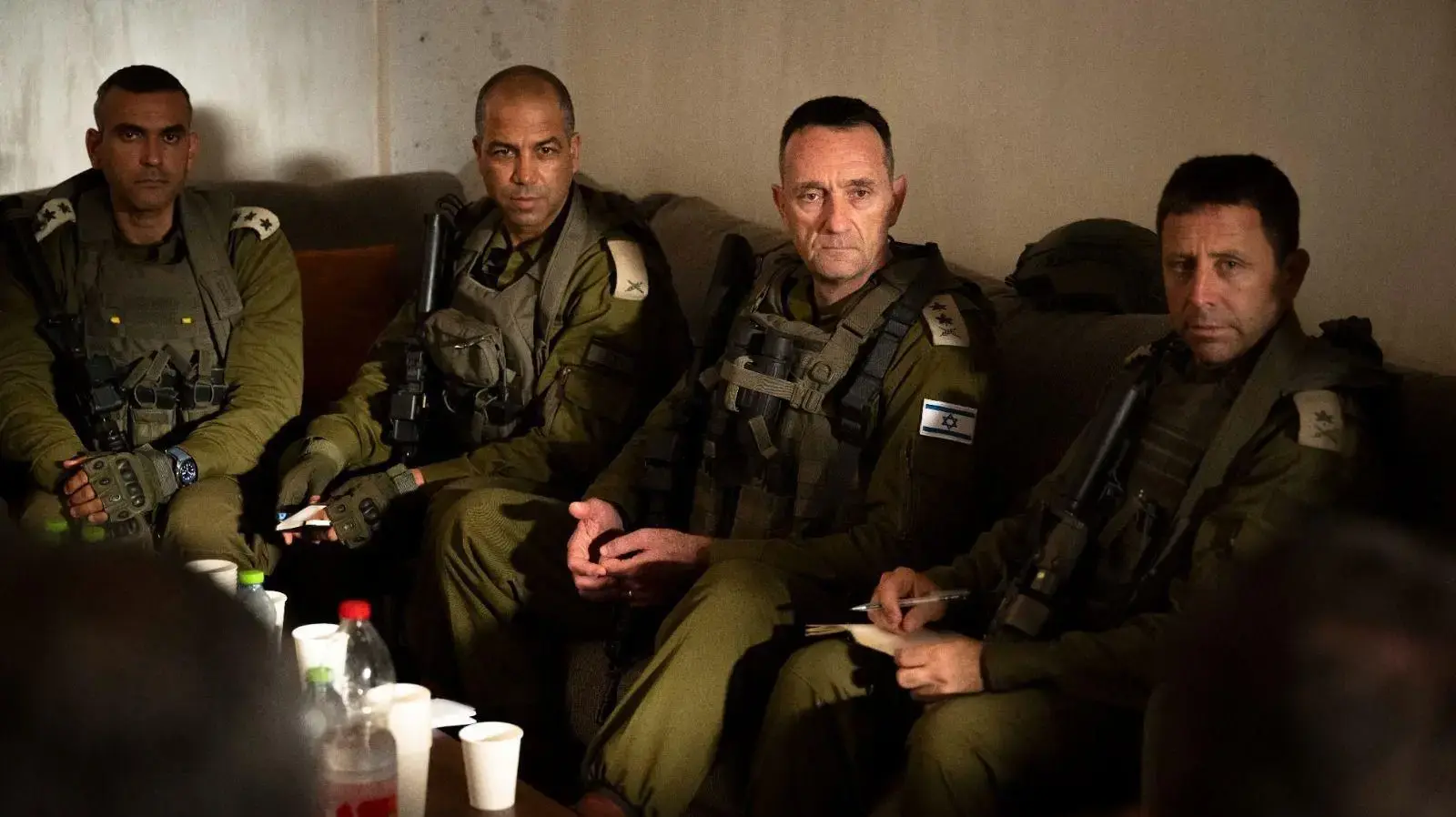 מח"ט מנשה איוב כיוף, מפקד אוגדת יו"ש תא"ל יקי דולף , הרמטכ"ל הרצי הלוי,מפקד פיקוד מרכז אבי בלוט בפעילות מבצעית בג'נין מח"ט מנשה איוב כיוף, מפקד אוגדת יו"ש תא"ל יקי דולף , הרמטכ"ל הרצי הלוי,מפקד פיקוד מרכז אבי בלוט בפעילות מבצעית בג'נין