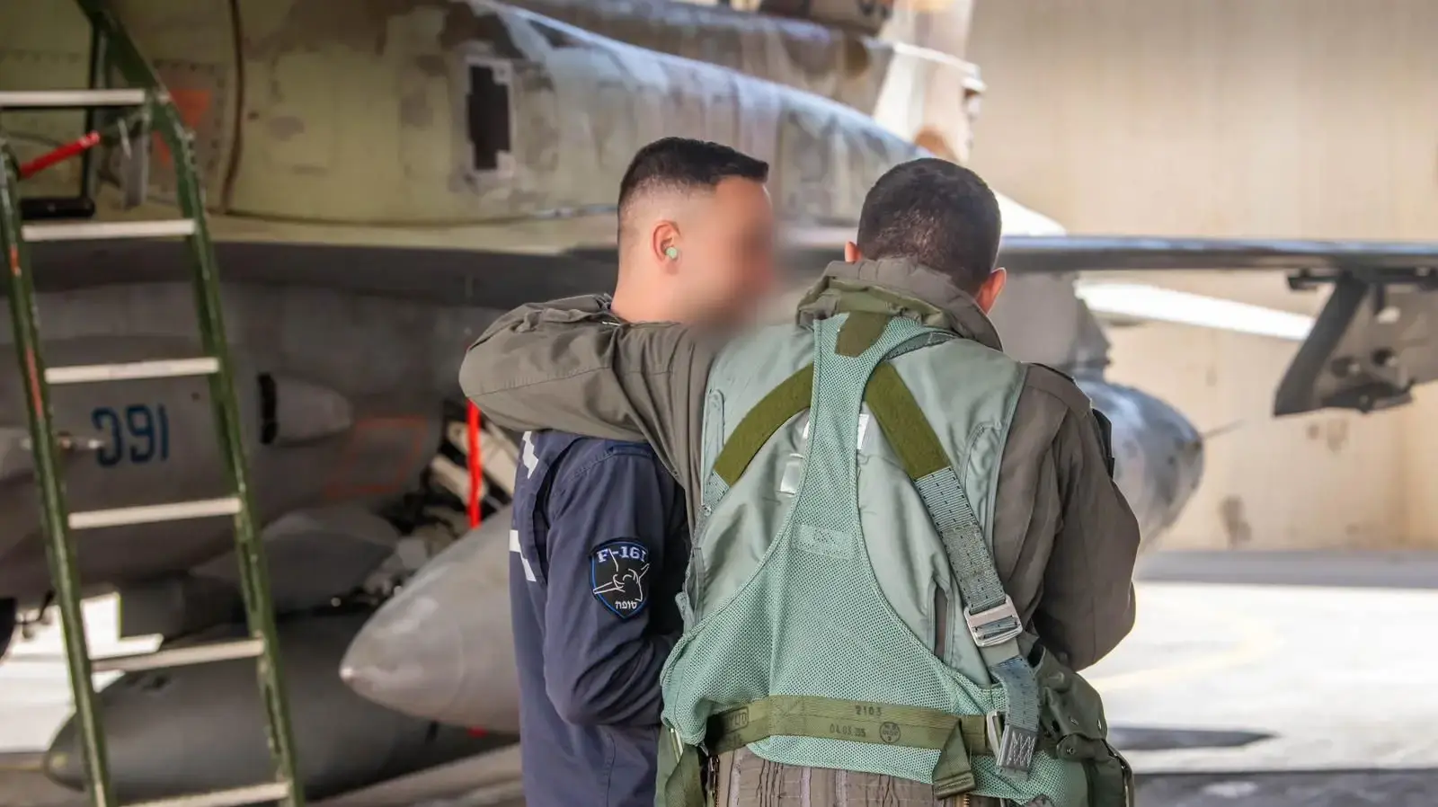 צוותי חיל האוויר נערכים לתקיפה בתימן צוותי חיל האוויר נערכים לתקיפה בתימן