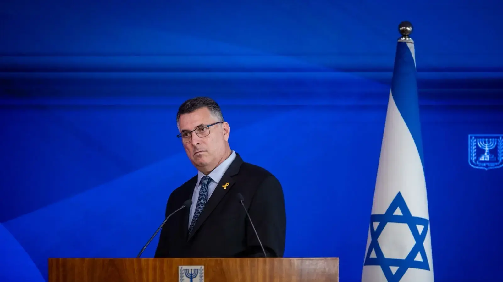 שר החוץ גדעון סער בהצהרה לתקשורת, משרד החוץ ירושלים, 13 בינואר 2025 שר החוץ גדעון סער בהצהרה לתקשורת, משרד החוץ ירושלים, 13 בינואר 2025