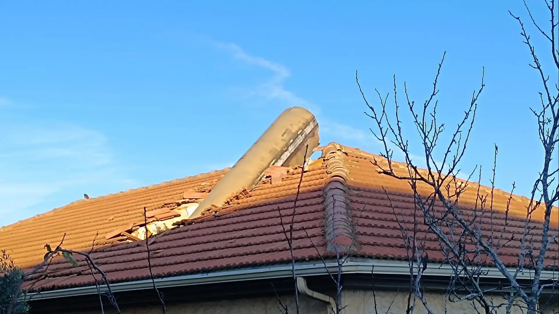 שברי יירוט של הטיל מתימן נראו , צור הדסה בירושלים , 14 בינואר 2025