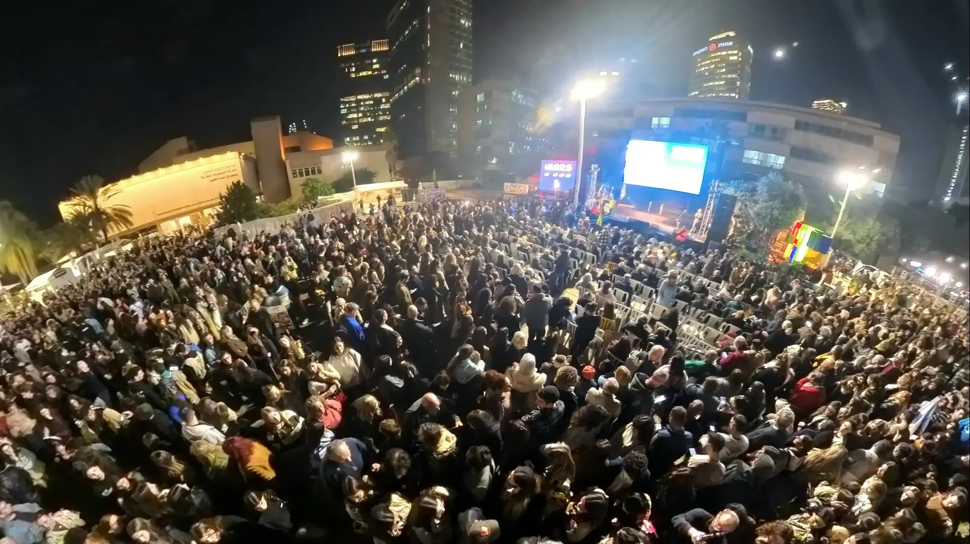 שרים לשובם, כיכר החטופים ברקי הדיווחים על עסקת חטופים. 14 בינואר 2025 שרים לשובם, כיכר החטופים ברקי הדיווחים על עסקת חטופים. 14 בינואר 2025