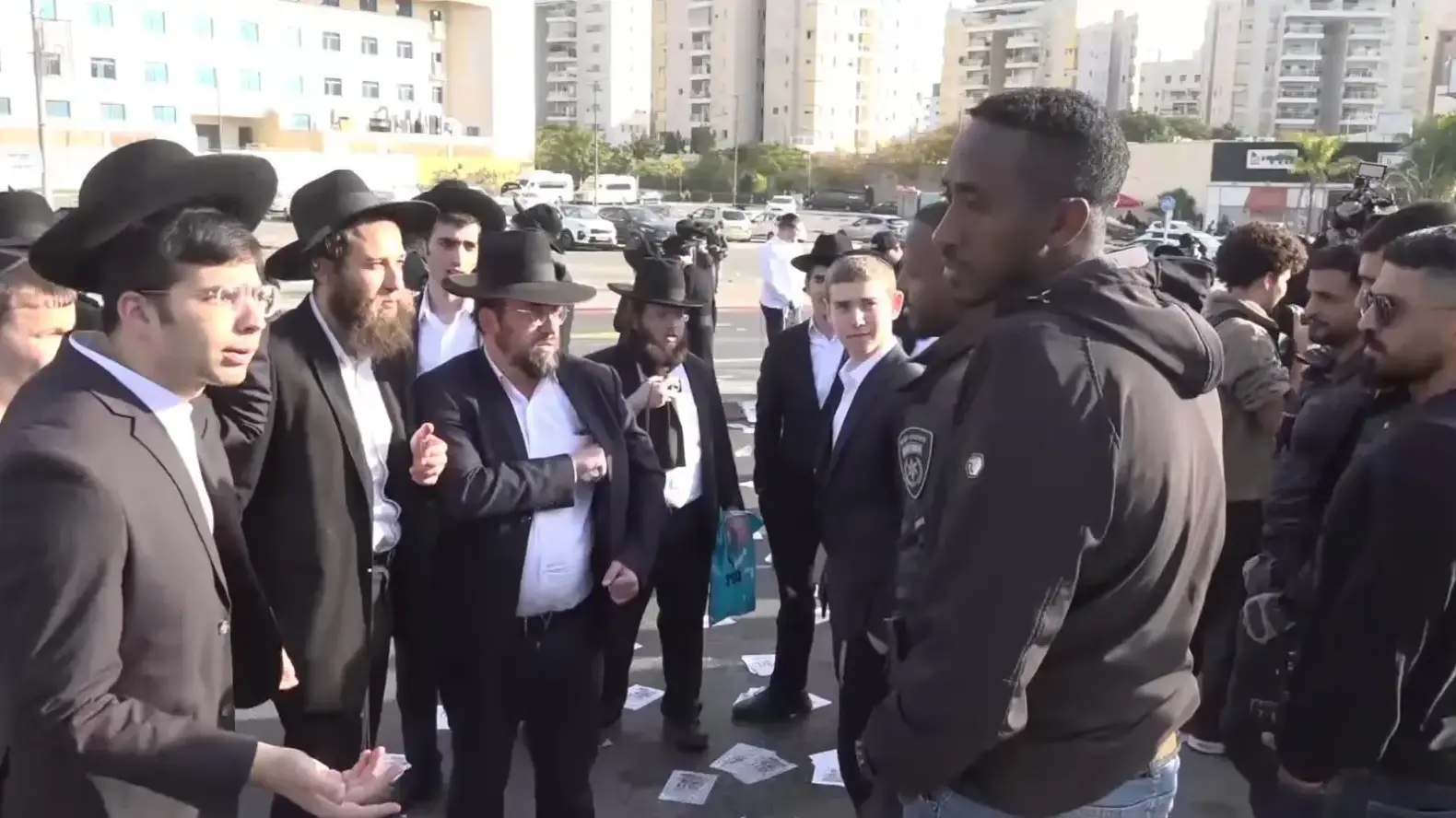 הפגנת חרדים כנגד חוק הגיוס בבקום, תל השומר הפגנת חרדים כנגד חוק הגיוס בבקום, תל השומר