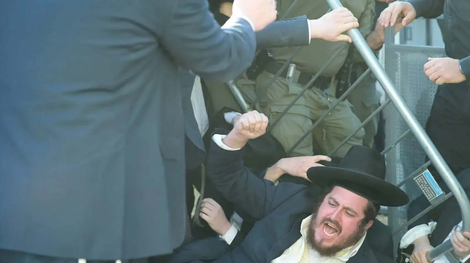 הפגנת חרדים כנגד חוק הגיוס בבקום, תל השומר הפגנת חרדים כנגד חוק הגיוס בבקום, תל השומר