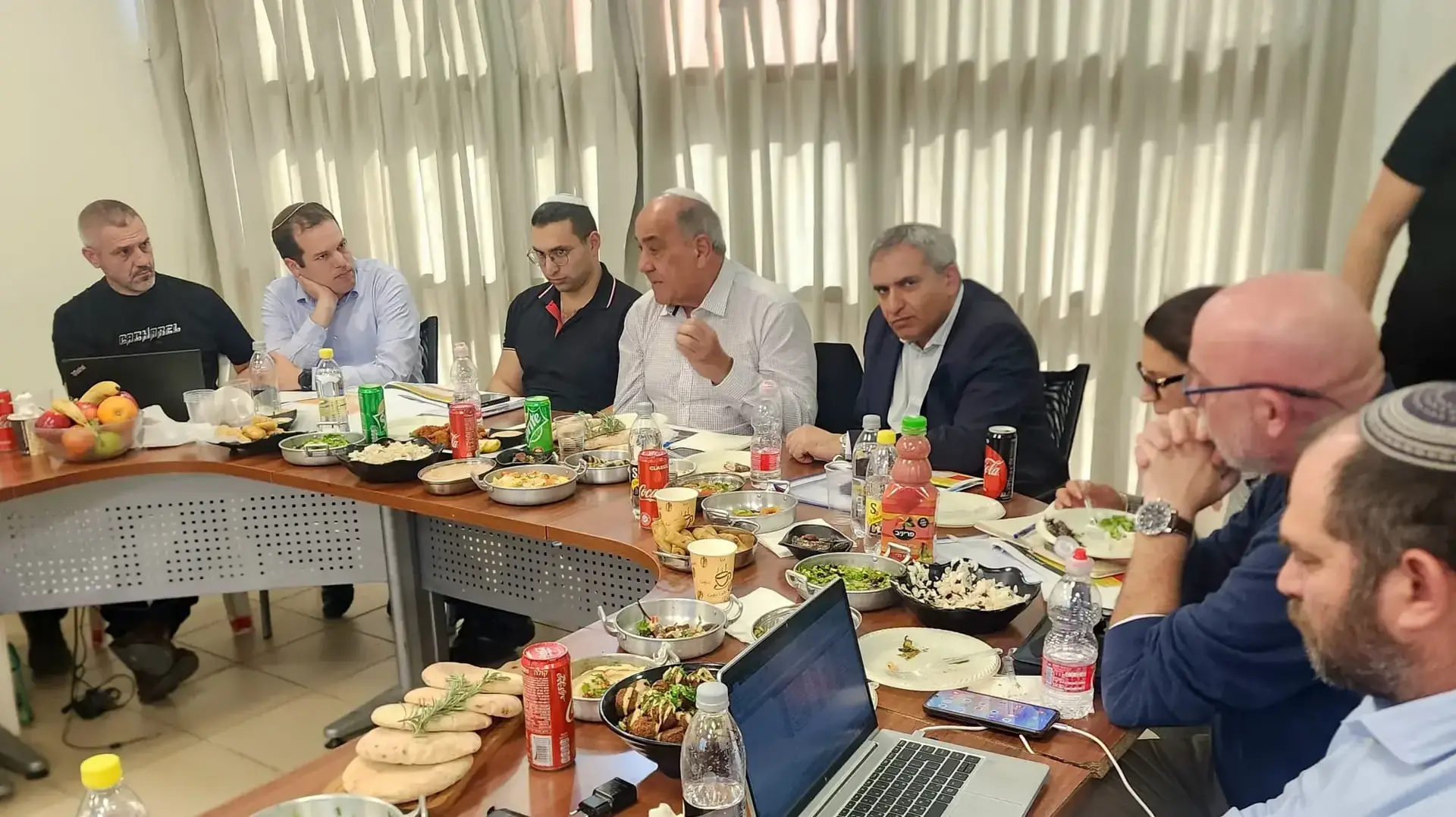 ביקור השרים וסרלאוף ואלקין ביישוב שלומי ביקור השרים וסרלאוף ואלקין ביישוב שלומי