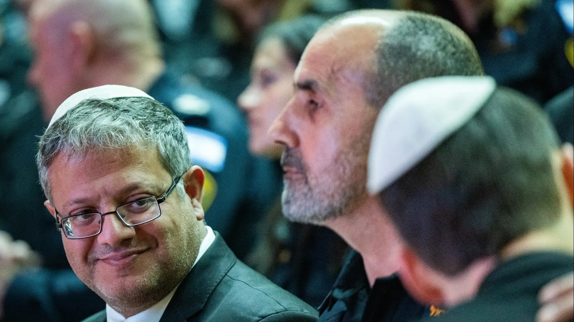 איתמר בן גביר השר לביטחון לאומי עם מפכ"ל המשטרה דני לוי, טקס הוקרה לכוחות הביטחון, 13 בינואר 2025 איתמר בן גביר השר לביטחון לאומי עם מפכ"ל המשטרה דני לוי, טקס הוקרה לכוחות הביטחון, 13 בינואר 2025