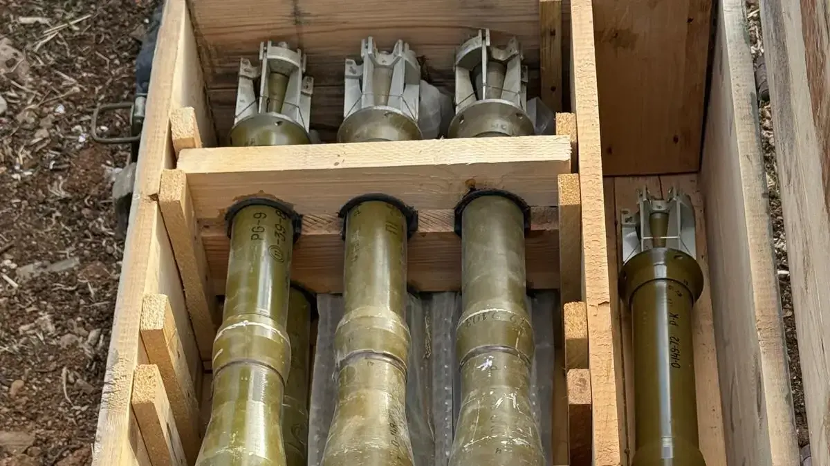 מצורפות תמונות של אמצעי לחימה שאותרו והוחרמו בסוריה מצורפות תמונות של אמצעי לחימה שאותרו והוחרמו בסוריה