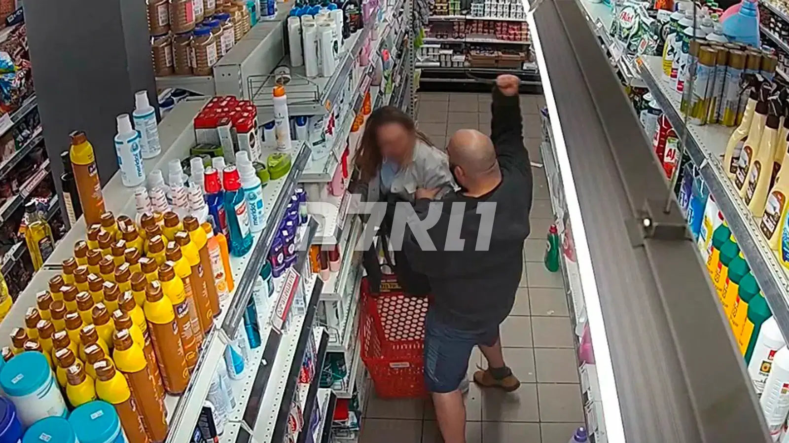 עודד לבב דוקר רופאה בסופרמרקט , חיפה
