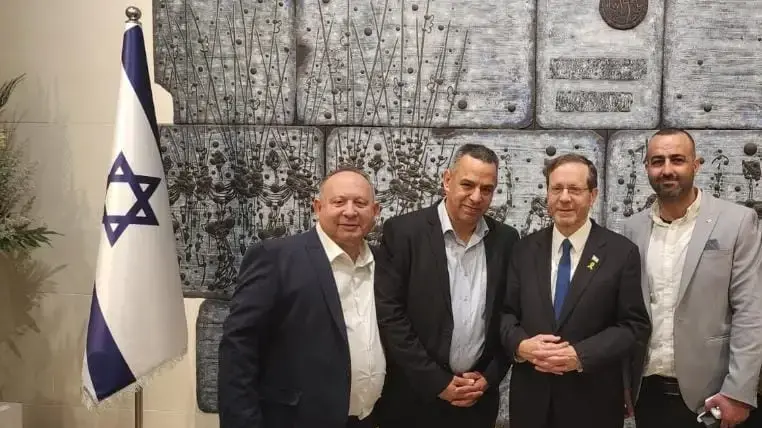 מימין לשמאל: קבלאן, הרצוג, יעקב, אלפרסי מימין לשמאל: קבלאן, הרצוג, יעקב, אלפרסי