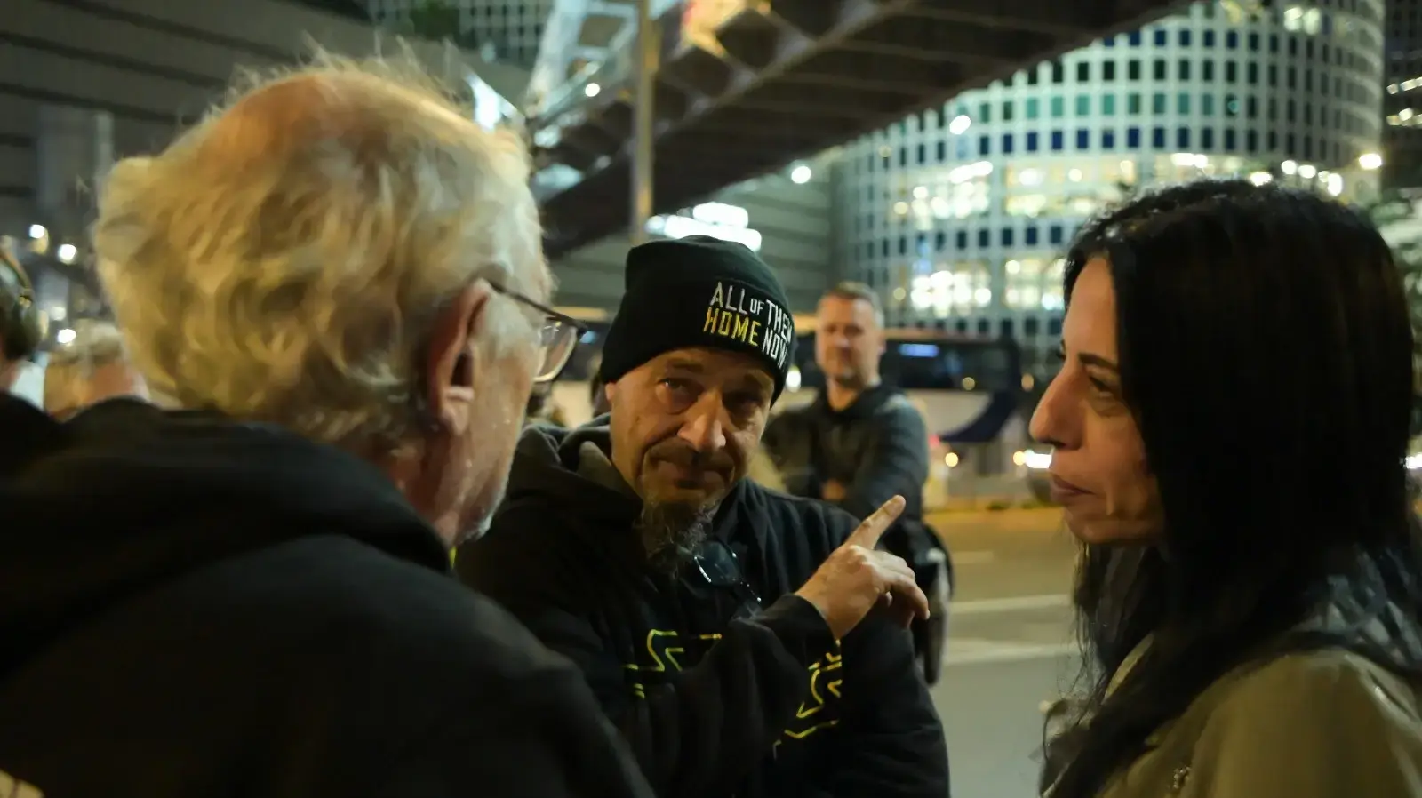 הפגנה משפחות החטופים בקריאה למימוש העסקה מיד, קפלן תל אביב, 16 בינואר 2025 הפגנה משפחות החטופים בקריאה למימוש העסקה מיד, קפלן תל אביב, 16 בינואר 2025
