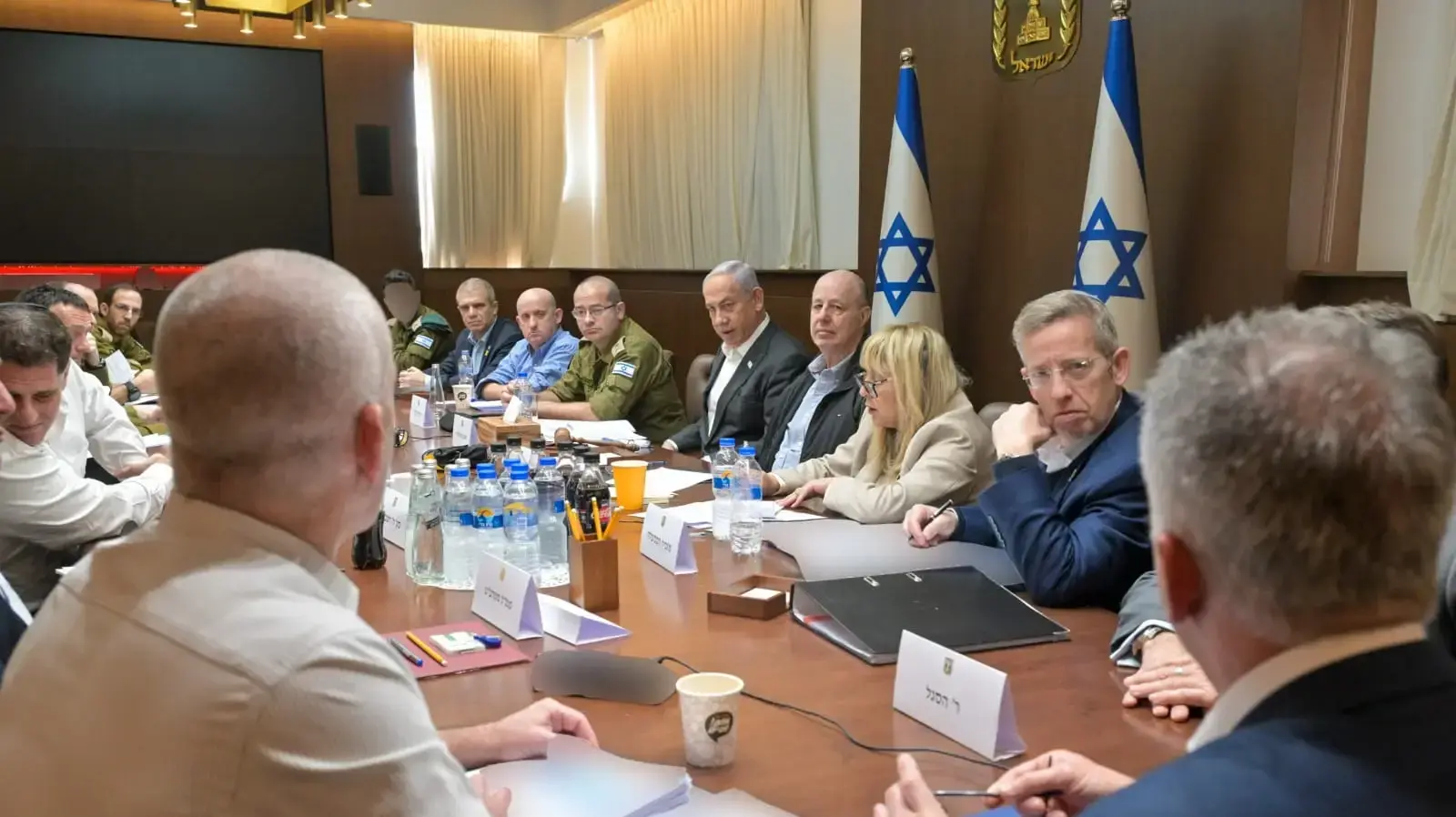 דיון הקבינט המדיני-ביטחוני בנוגע לעסקת החטופים  בלשכת ראש הממשלה בירושלים, 17 בינואר 2025