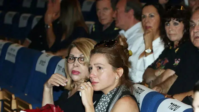 יעל  ושוש פוליאקוב  בטקס האשכבה של ישראל 'פולי' פוליאקוב