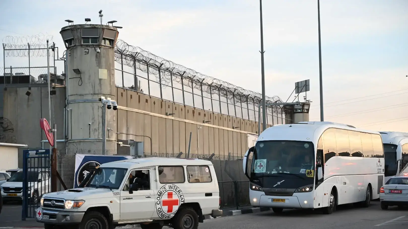 הובלת האסירים מכלא עופר ולקודת שחרור , 19 בינואר 2025 הובלת האסירים מכלא עופר ולקודת שחרור , 19 בינואר 2025