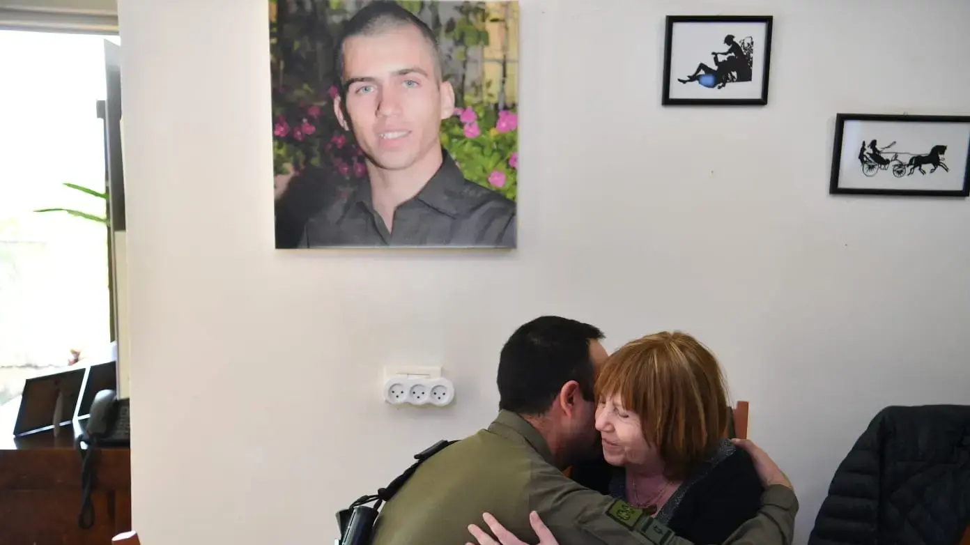 אלוף רסאן עליאן, ביקר את משפחתו של סמ"ר אורון שאול, הביע את תנחומי ,19 בינואר 2025 אלוף רסאן עליאן, ביקר את משפחתו של סמ"ר אורון שאול, הביע את תנחומי ,19 בינואר 2025