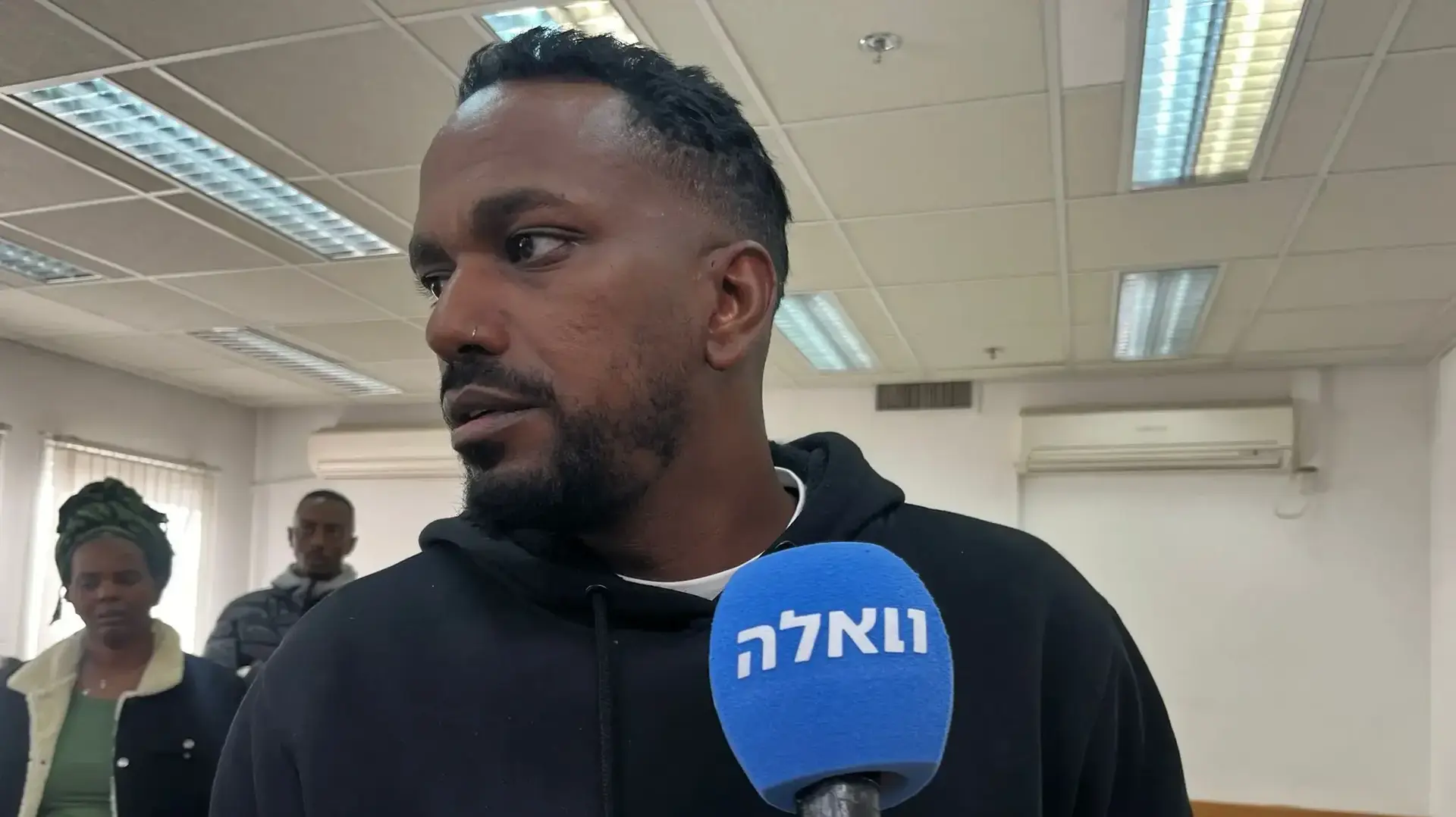 זיו אדנה אביו של רפאל , בהוכחות של קרול פסלר נאשמת בעבירה של הפקרה לאחר תאונת דרכים שבה נהרג הילד רפאל אדנה, בית משפט תעבורה - מרכז זיו אדנה אביו של רפאל , בהוכחות של קרול פסלר נאשמת בעבירה של הפקרה לאחר תאונת דרכים שבה נהרג הילד רפאל אדנה, בית משפט תעבורה - מרכז