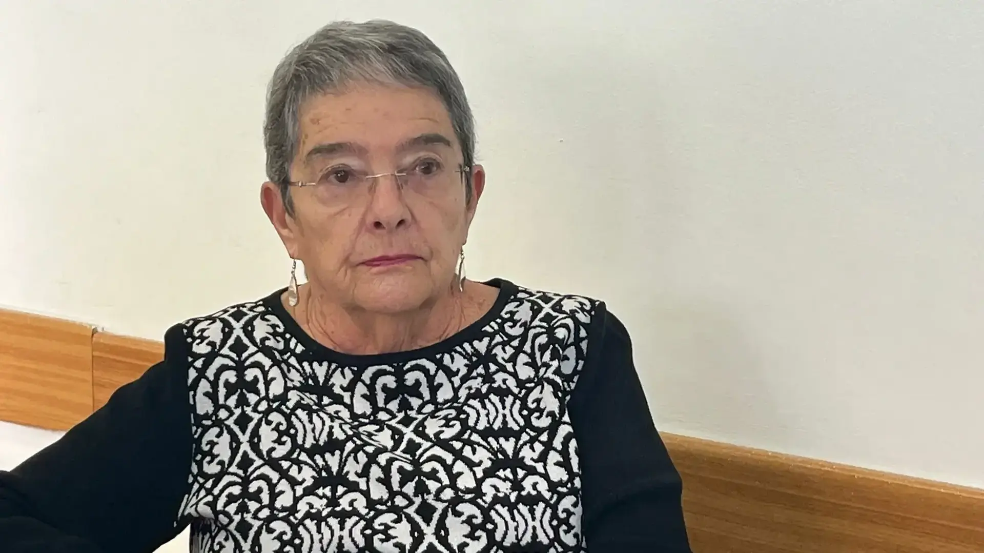 הנאשמת קרול פסלר , בהוכחות של עבירה של הפקרה לאחר תאונת דרכים שבה נהרג הילד רפאל אדנה, בית משפט תעבורה - מרכז הנאשמת קרול פסלר , בהוכחות של עבירה של הפקרה לאחר תאונת דרכים שבה נהרג הילד רפאל אדנה, בית משפט תעבורה - מרכז