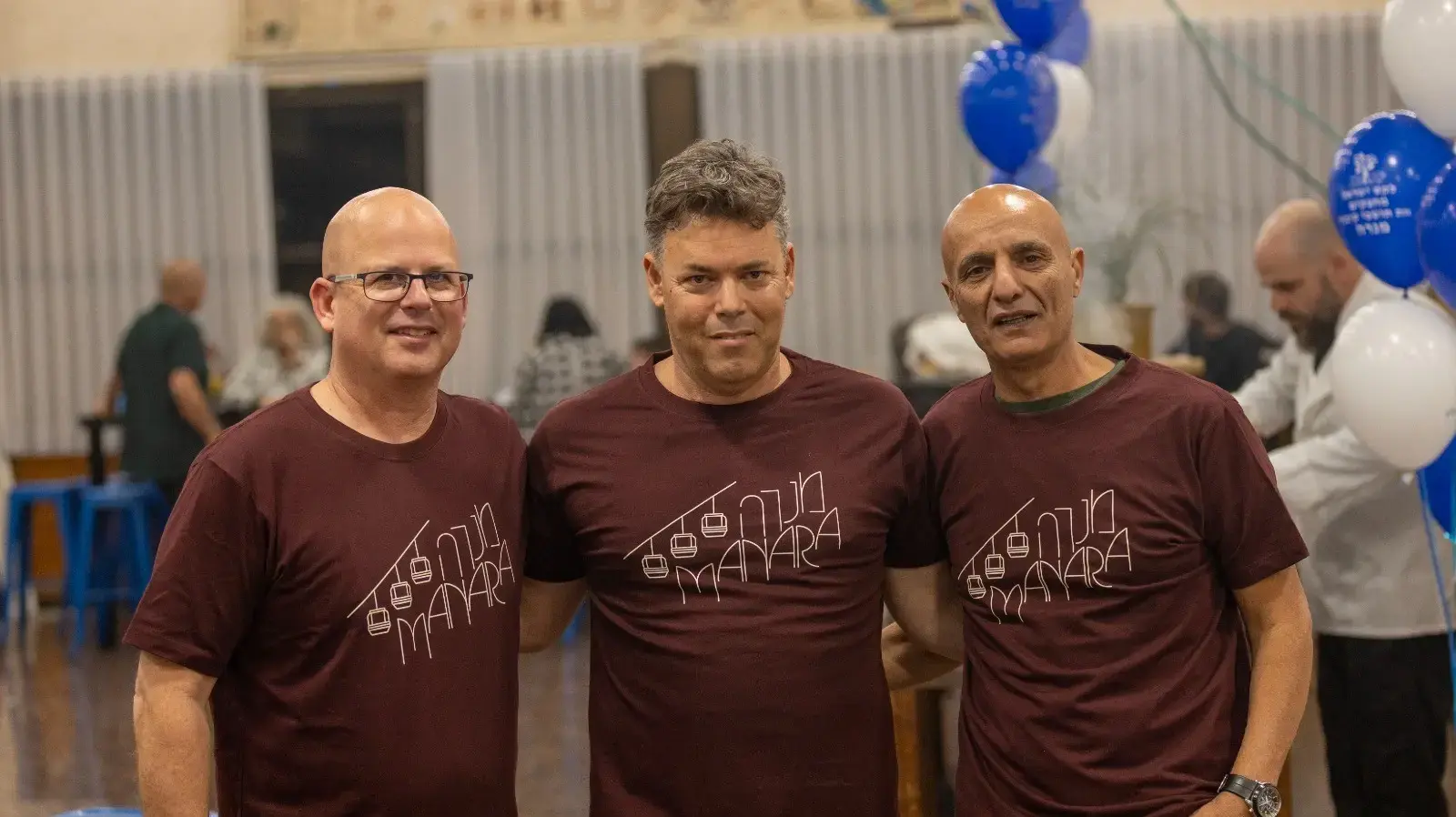 תושבי קיבוץ מנרה חוגגים יום הולדת 82 ליישוב בחדר האוכל של קיבוץ אלונים תושבי קיבוץ מנרה חוגגים יום הולדת 82 ליישוב בחדר האוכל של קיבוץ אלונים