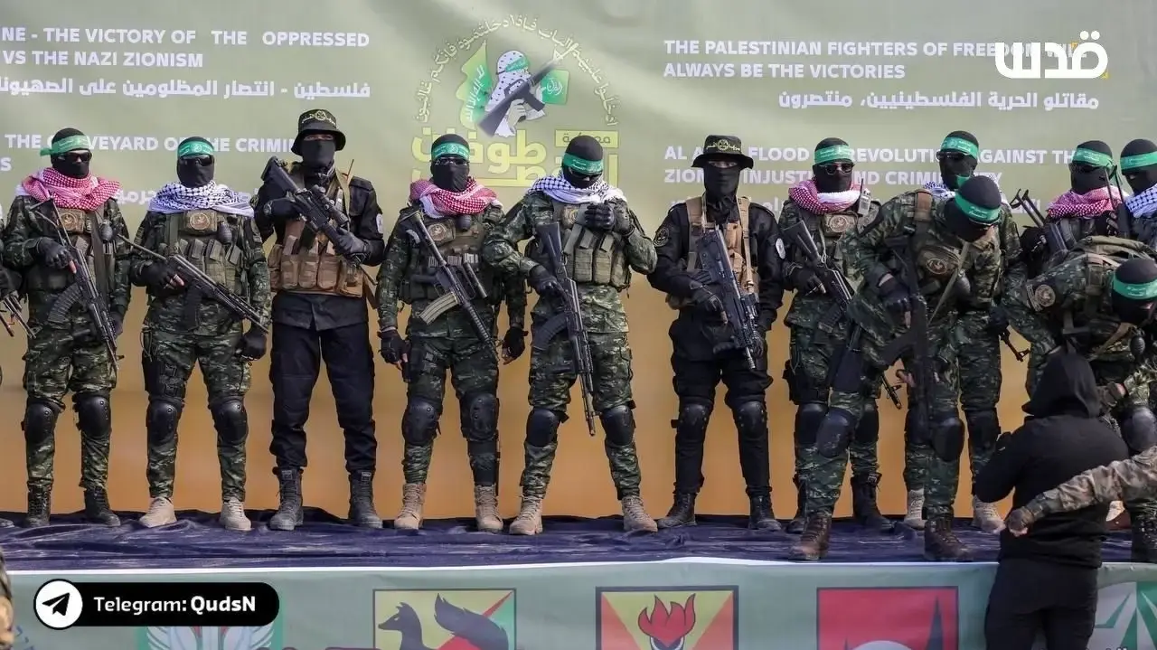 מחבלי חמאס מתקהלים במרכז העיר לקראת מסירת החטופות מחבלי חמאס מתקהלים במרכז העיר לקראת מסירת החטופות