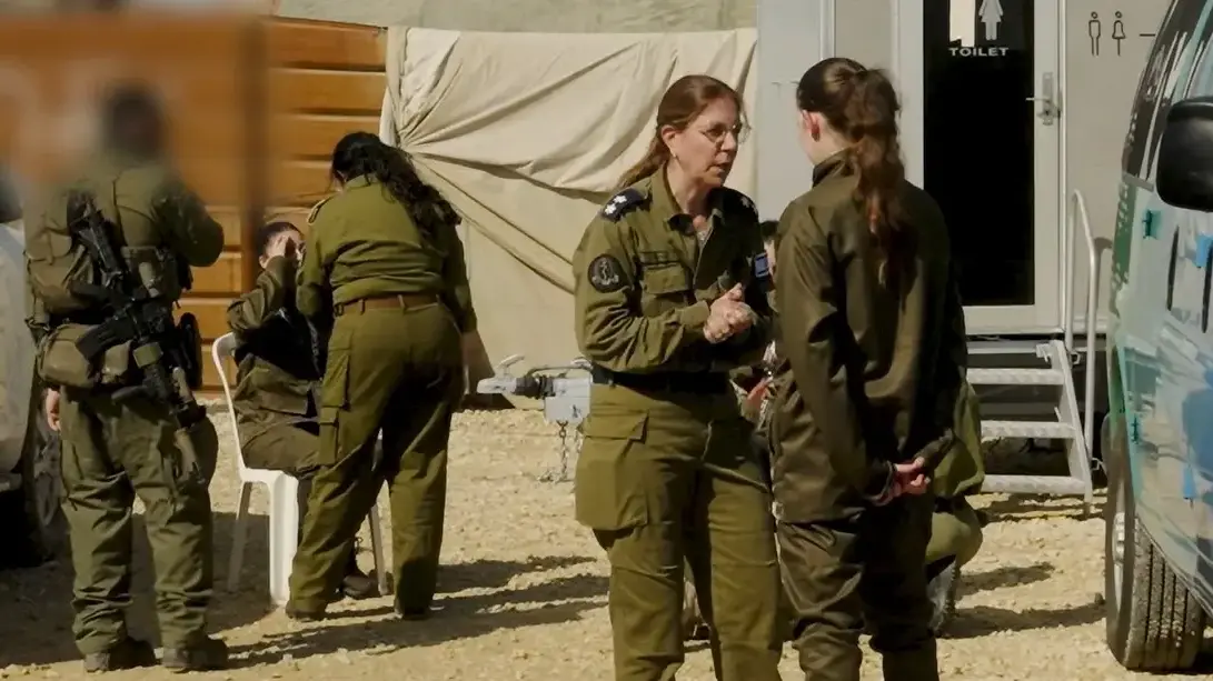 דניאלה גלבוע, נעמה לוי ברגעי המפגש עם כח צה"ל,25 בינואר 2025 דניאלה גלבוע, נעמה לוי ברגעי המפגש עם כח צה"ל,25 בינואר 2025