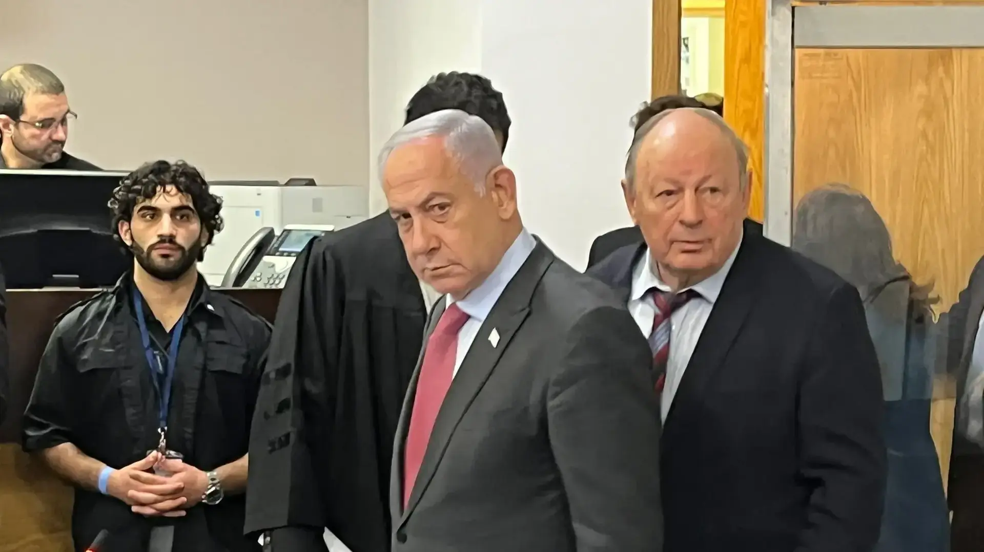 הרופא של בנימין נתניהו, ד״ר ברקוביץ באולם בעדות נתניהו הרופא של בנימין נתניהו, ד״ר ברקוביץ באולם בעדות נתניהו