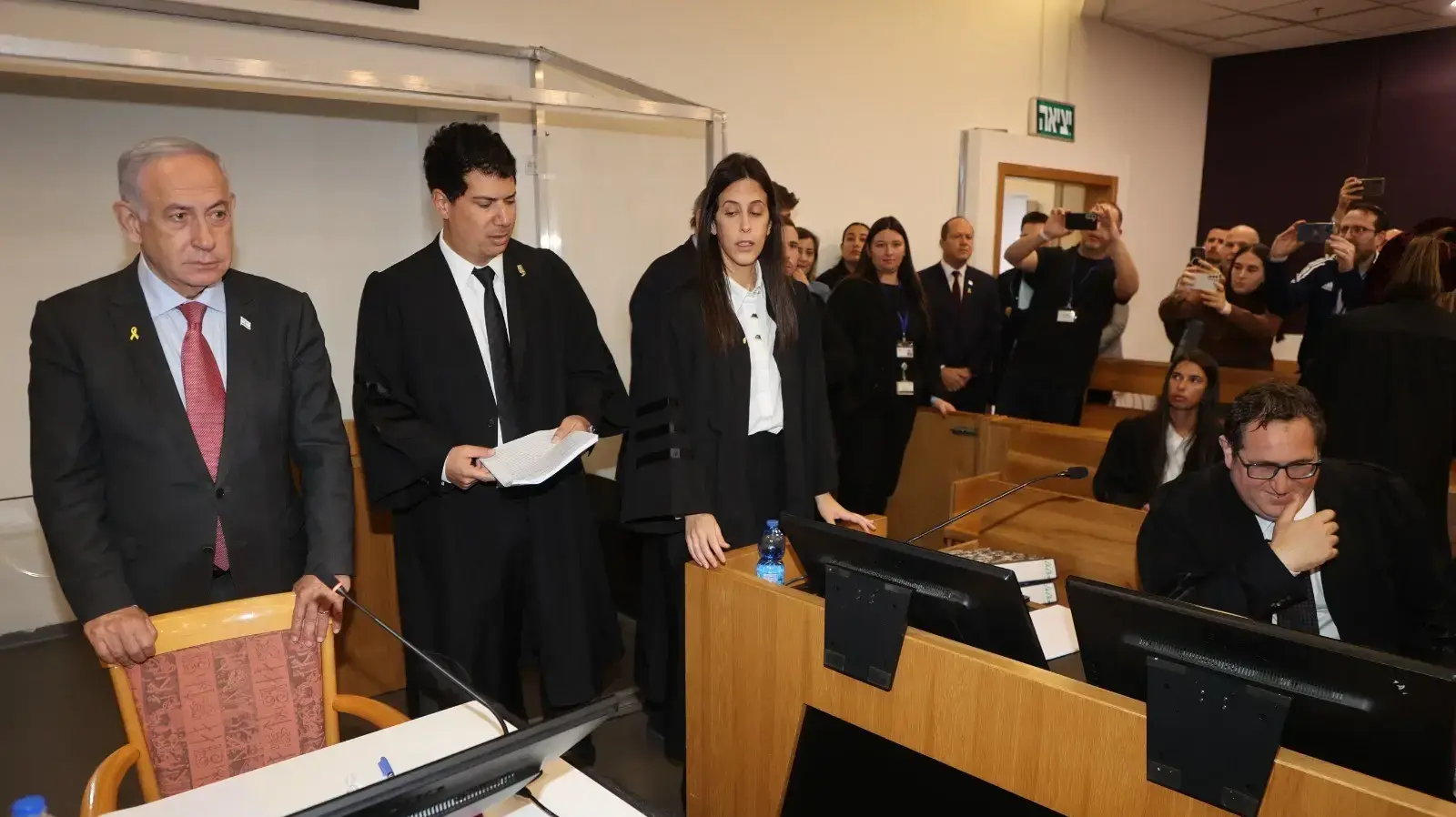 בנימין נתניהו בעדותו לתיק האלפיים, בימ"ש מחוזי ת"א, 27 בינואר 2025 בנימין נתניהו בעדותו לתיק האלפיים, בימ"ש מחוזי ת"א, 27 בינואר 2025