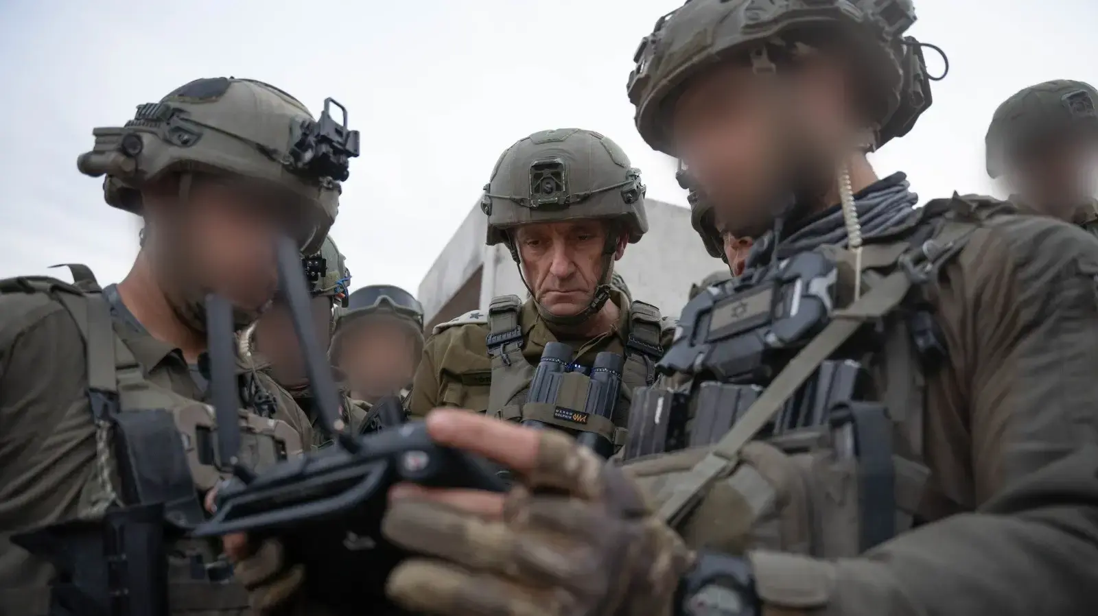סיור הרמטכ"ל במסדרון נצרים סיור הרמטכ"ל במסדרון נצרים