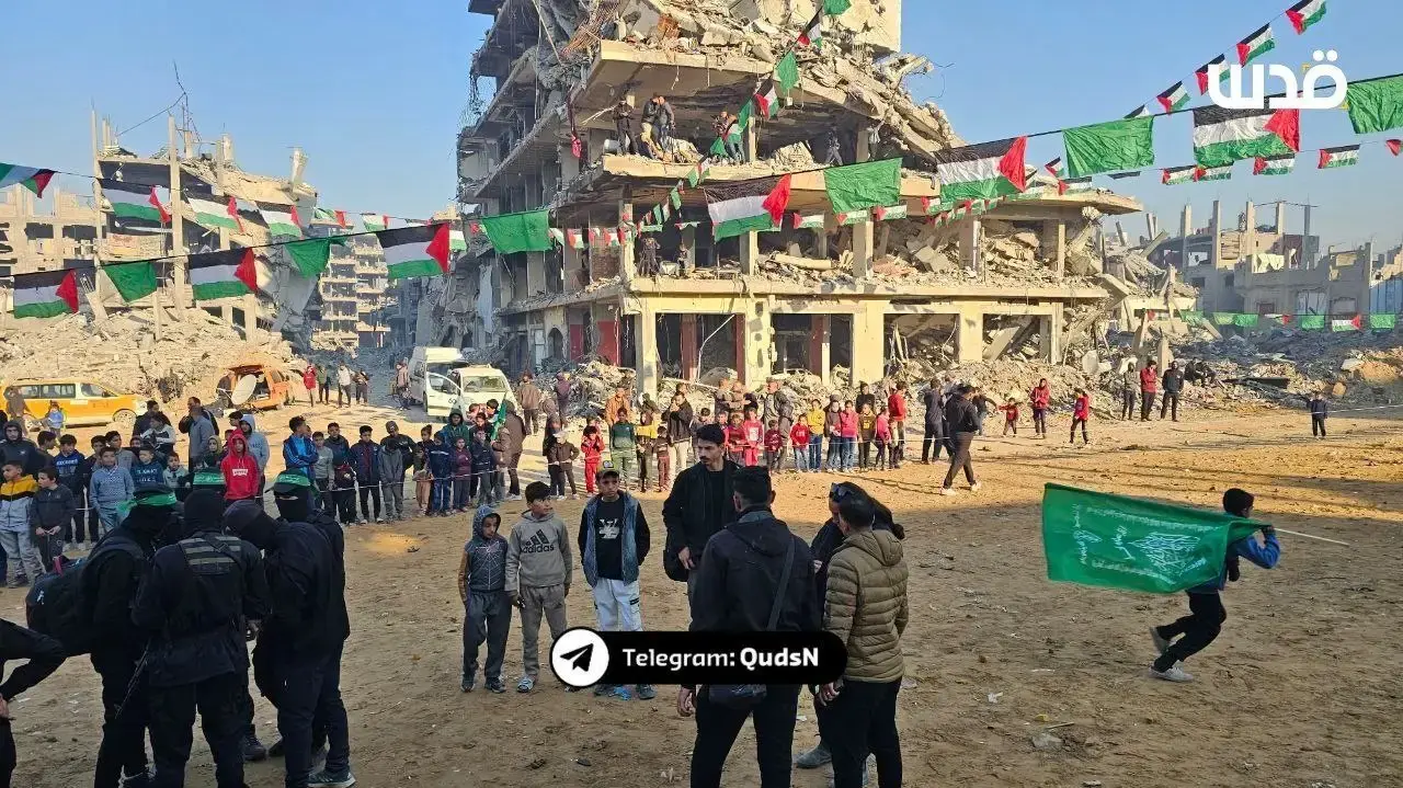 הערכות לשחרור סבב שלישי של חטופים,  סמוך לבי"ח כמאל עדואן עזה, 30 בינואר 2025