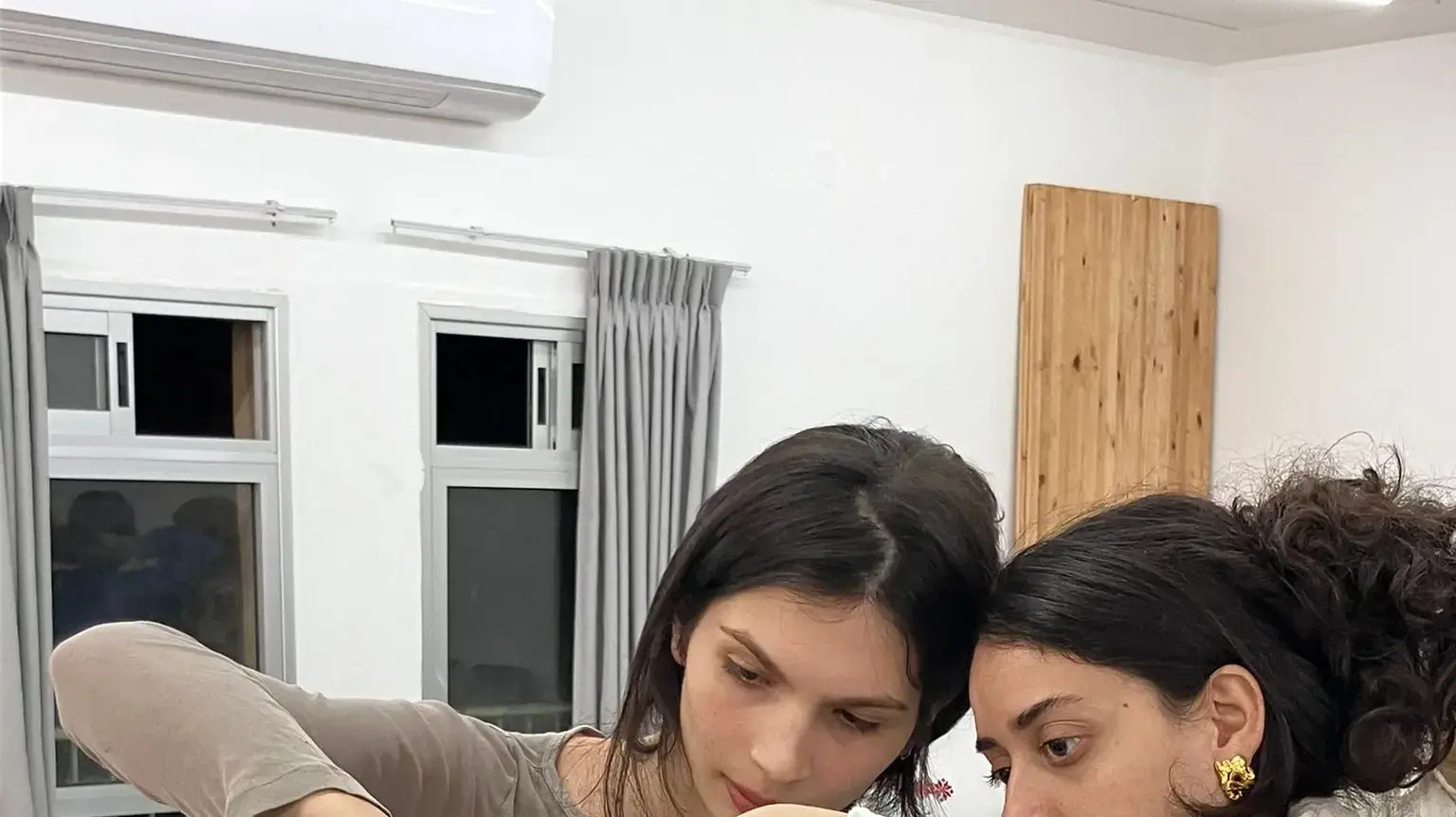 בצלאל עולה על במת הקאמרי בצלאל עולה על במת הקאמרי