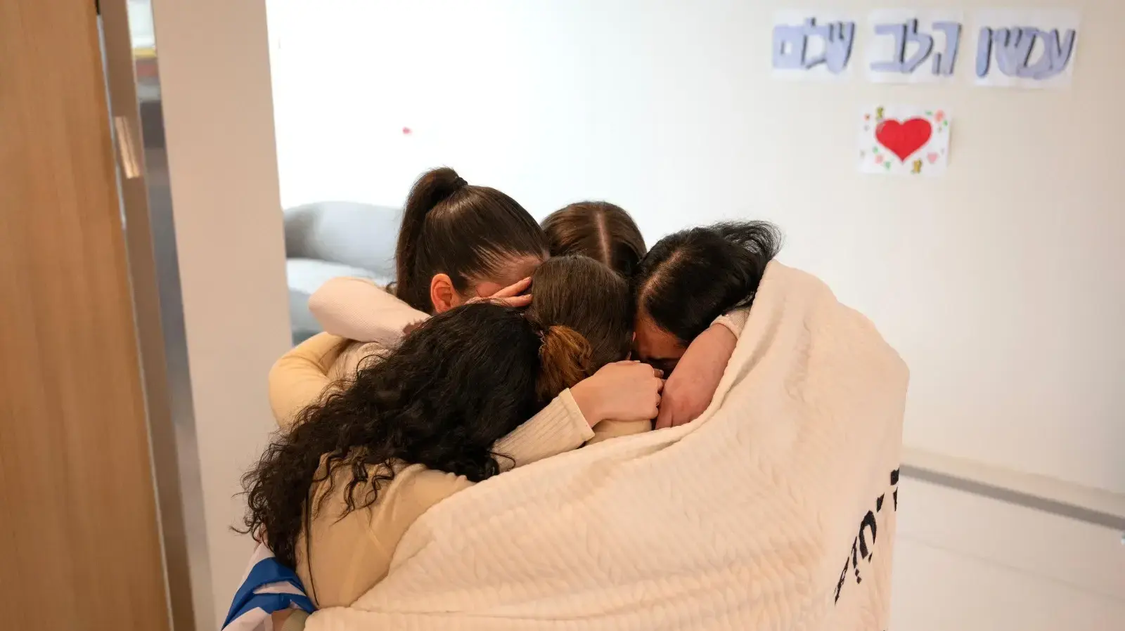 קליפ המסכם את חזרתם של אגם ברגר, ארבל יהוד וגדי מוזס