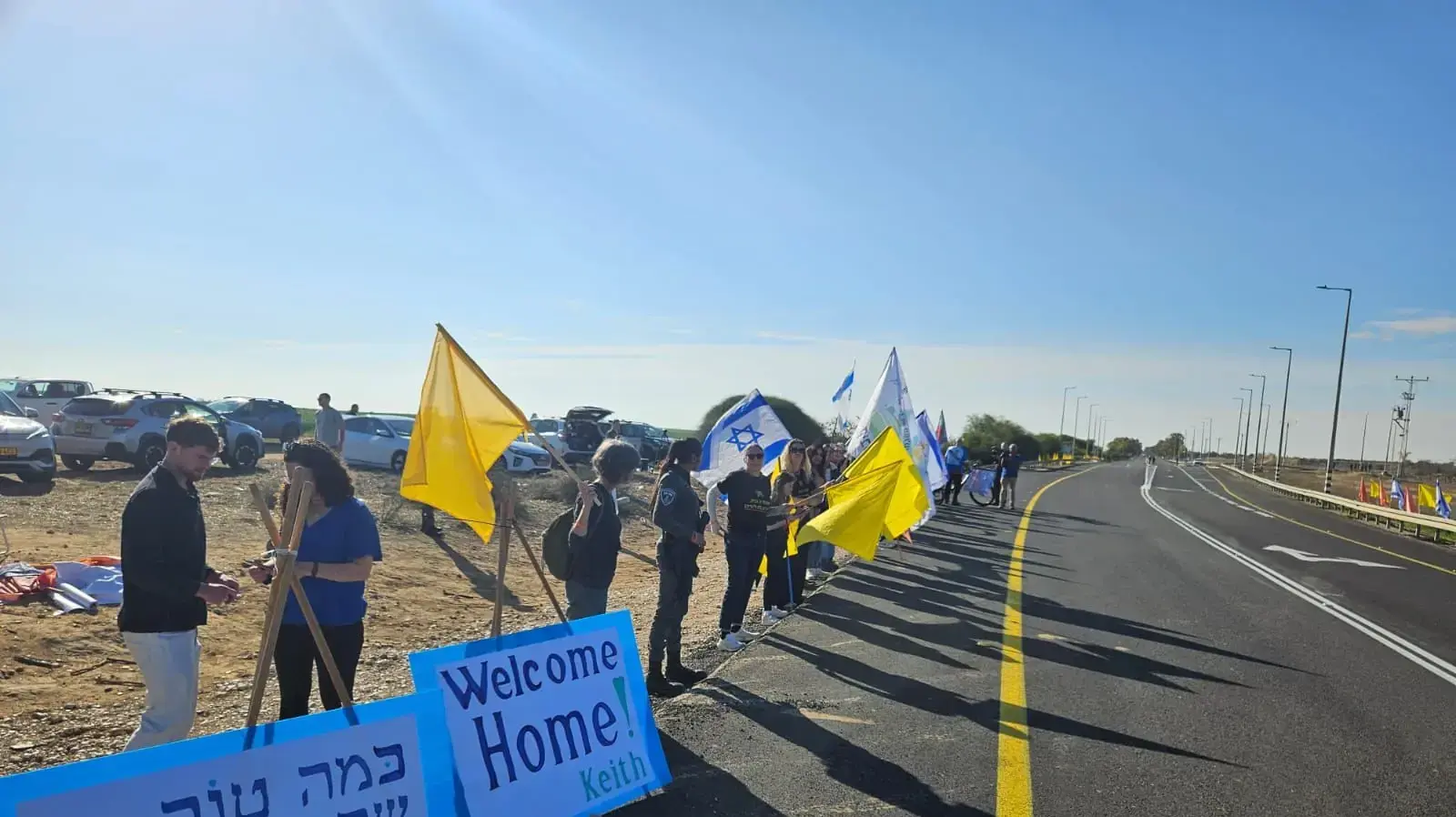 קבלת הפנים של תושבי אשכול לירדן ביבס, קית' סיגל ועופר קלדרון מול מחנה רעים, 1 בפבקואר 2025 קבלת הפנים של תושבי אשכול לירדן ביבס, קית' סיגל ועופר קלדרון מול מחנה רעים, 1 בפבקואר 2025