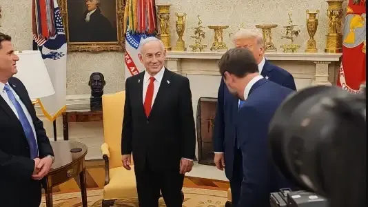 החלה פגישתם של דונלד טראמפ ובנימין נתניהו בבית הלבן, 4 בפברואר 2025. החלה פגישתם של דונלד טראמפ ובנימין נתניהו בבית הלבן, 4 בפברואר 2025.