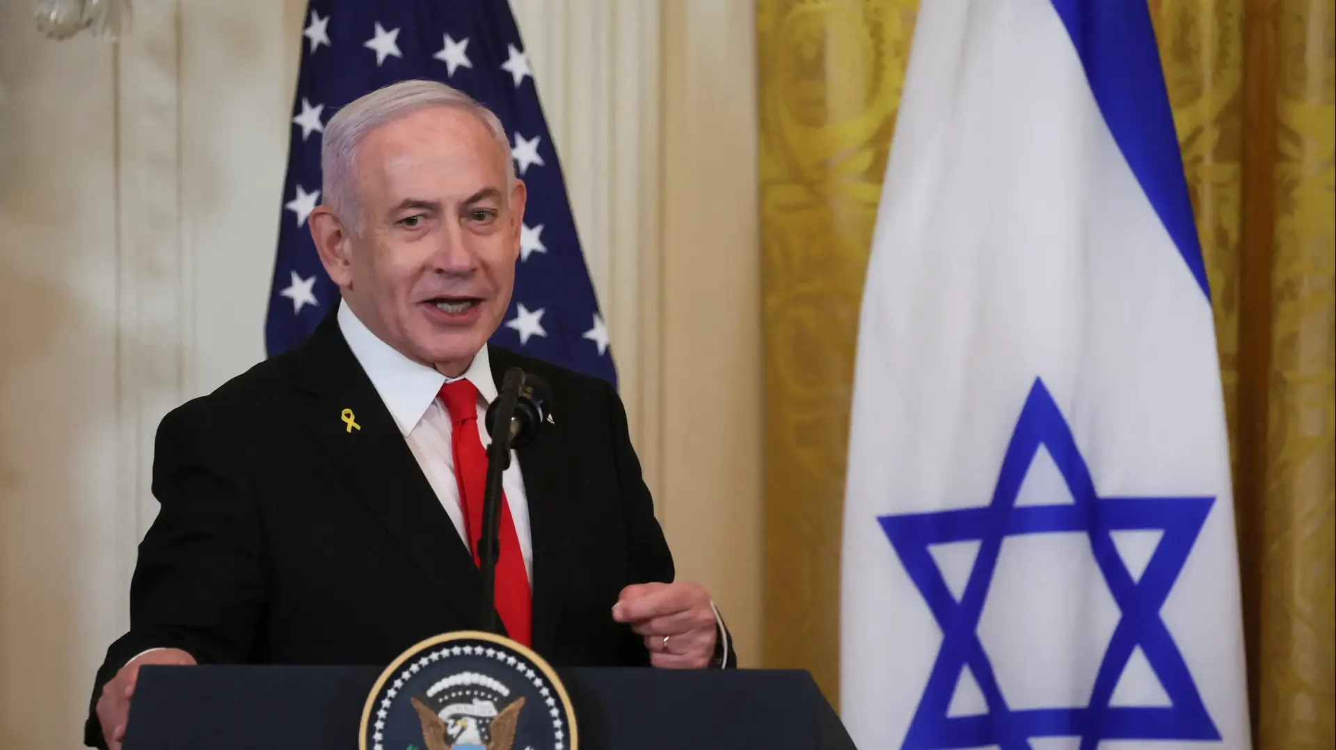 ראש הממשלה, בנימין נתניהו, במסיבת העיתונאים בבית הלבן, 5 בפברואר 2024 ראש הממשלה, בנימין נתניהו, במסיבת העיתונאים בבית הלבן, 5 בפברואר 2024