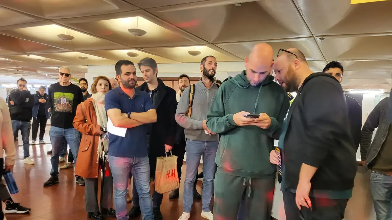 הפגנה מול בניין הפרקליטות עקב אישור גזר הדין באסון הבולען שבו נהרג כליל קמחי, תל אביב ,5 בפבואר 2025 הפגנה מול בניין הפרקליטות עקב אישור גזר הדין באסון הבולען שבו נהרג כליל קמחי, תל אביב ,5 בפבואר 2025