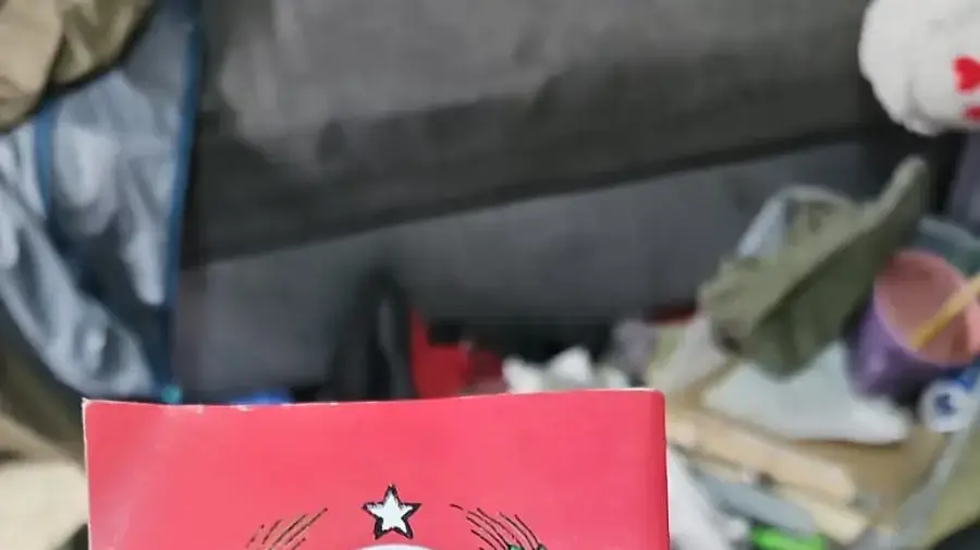 כרזות נגד ישראל שנמצאו אצל זוג תושבי ראשון לציון כרזות נגד ישראל שנמצאו אצל זוג תושבי ראשון לציון