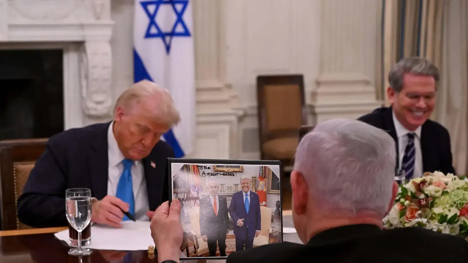 פגישתו של ראש הממשלה בנימין נתניהו עם נשיא ארצות הברית דונלד טראמפ פגישתו של ראש הממשלה בנימין נתניהו עם נשיא ארצות הברית דונלד טראמפ