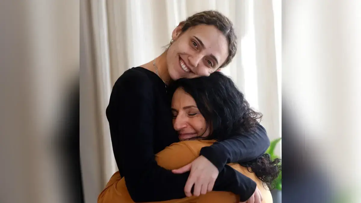 מירב לשם גונן וביתה רומי גונן