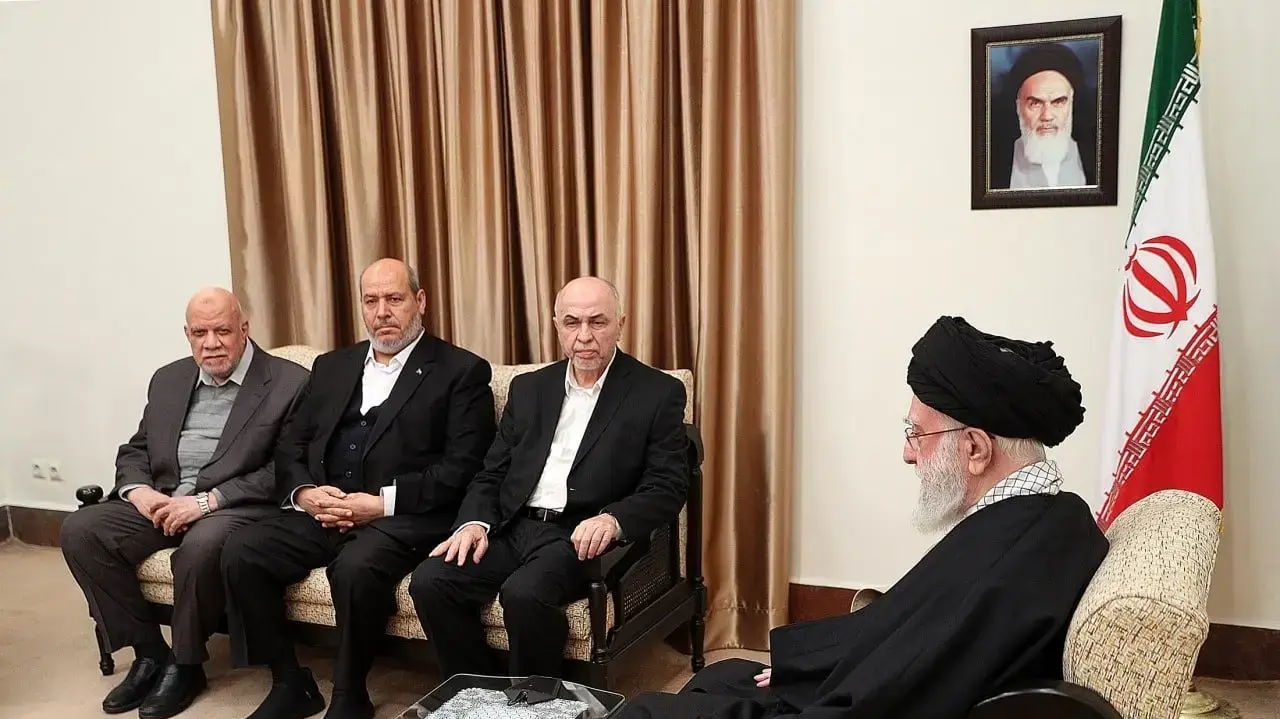 משלחת מטעם הנהגת חמאס נפגשה עם המנהיג העליון של איראן, עלי ח'אמנאי משלחת מטעם הנהגת חמאס נפגשה עם המנהיג העליון של איראן, עלי ח'אמנאי
