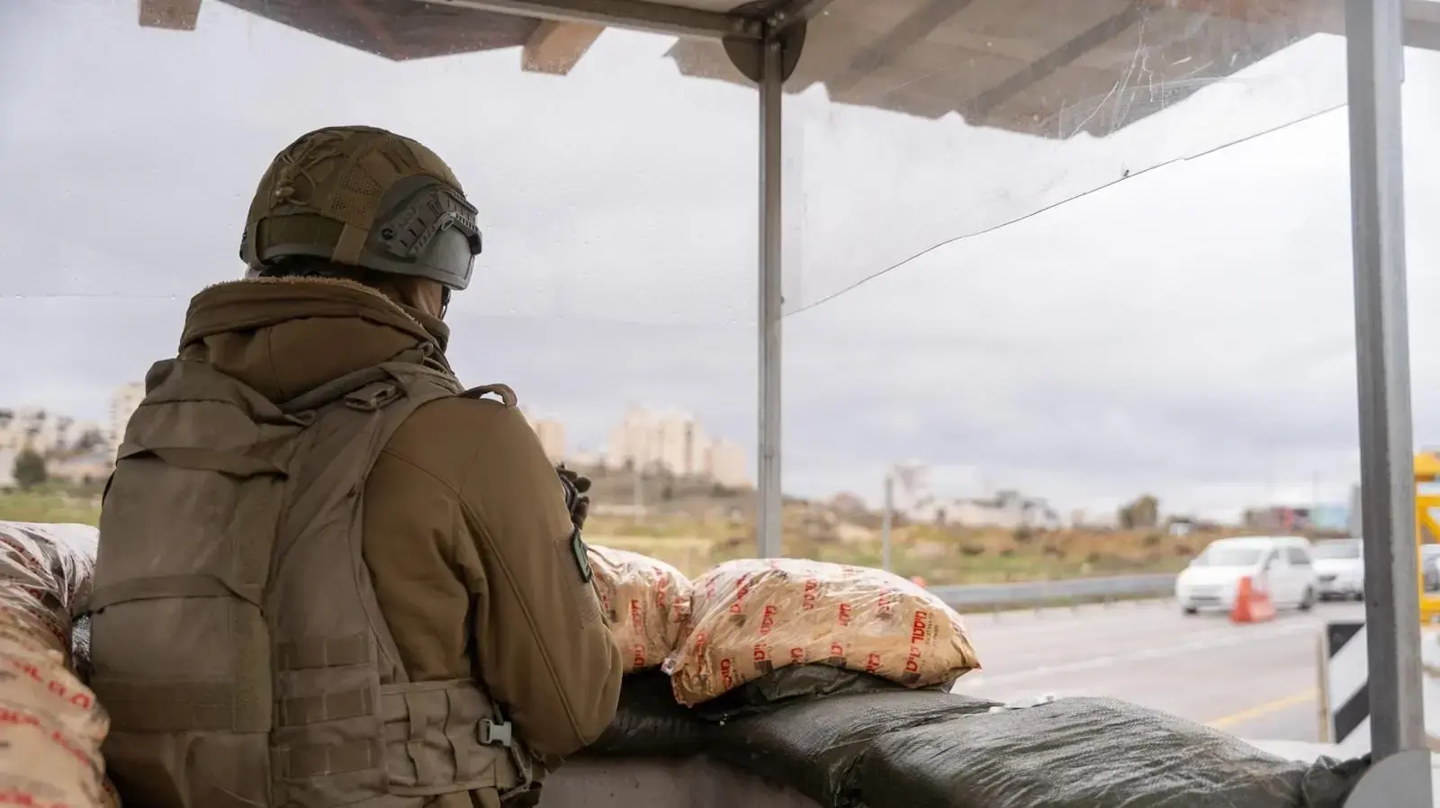 כוחות אוגדת יהודה ושומרון בהיערכות לקראת שחרור המחבלים, מניעת התקהלויות וחגיגות וסיורים להורדת דגלי חמאס וסממני הערכות במרחב, 8 בפבואר 2025 כוחות אוגדת יהודה ושומרון בהיערכות לקראת שחרור המחבלים, מניעת התקהלויות וחגיגות וסיורים להורדת דגלי חמאס וסממני הערכות במרחב, 8 בפבואר 2025