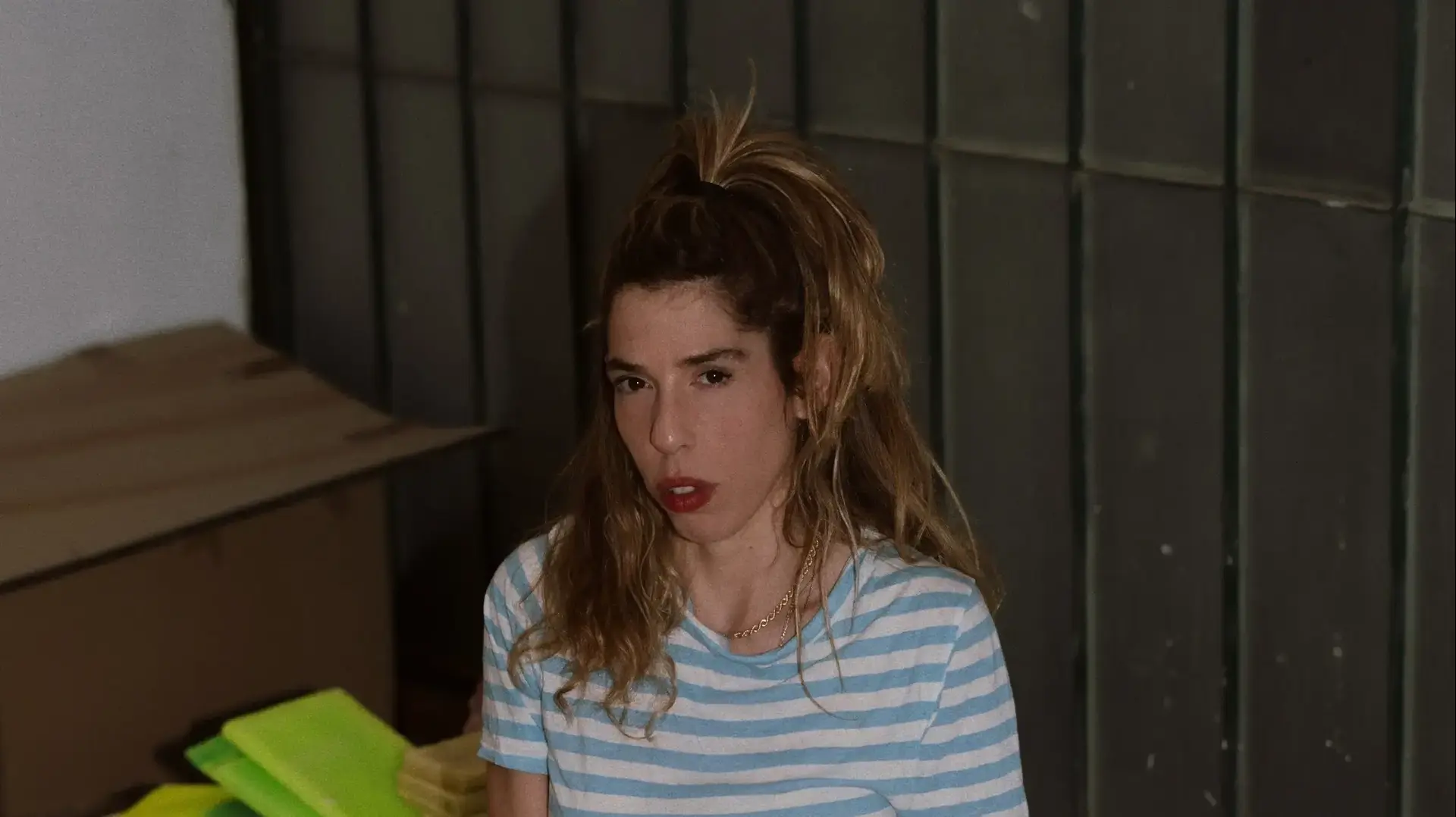 האמנית להלי פרילינג האמנית להלי פרילינג